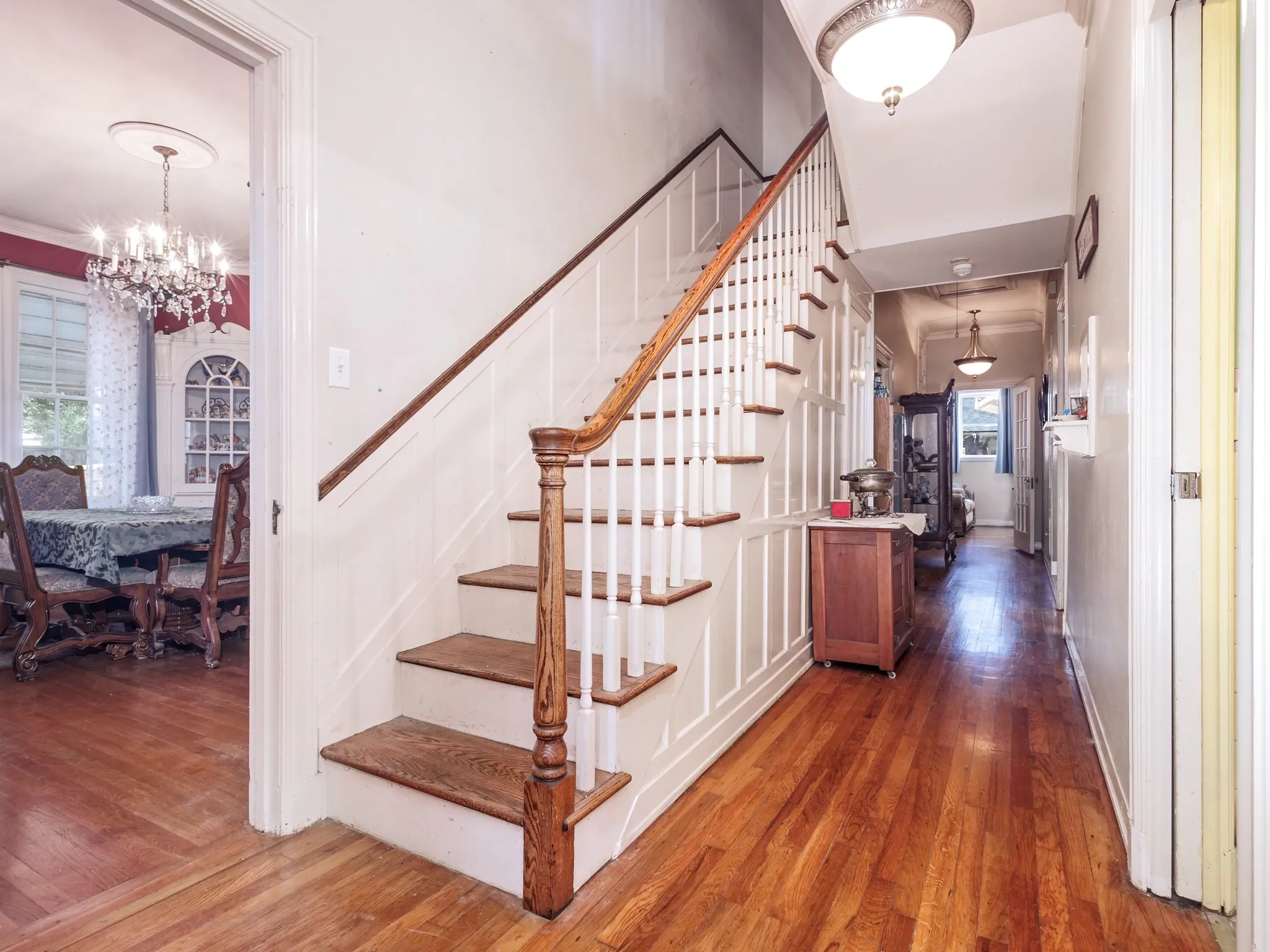 Single Family Residence For Sale in Coleman County , 1016 W Walnut, Coleman, Texas 76834, 4 Bedroom, 3 Bathroom, 2 Garage spaces, 2,866 Sqft, built in 1931, mls#21385774, Real Estate Agent in Coleman, Homes For Sale in Coleman county, Homes For Sale in Coleman, Realtor in Coleman Texas, Real Estate Brokerage Independent Realty Texas, Luminita Cordes Realtor