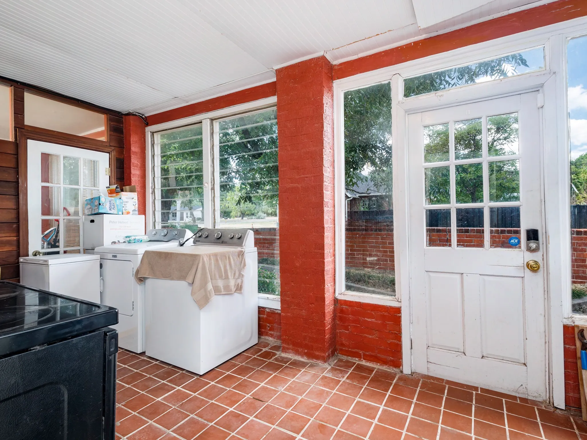 Single Family Residence For Sale in Coleman County , 1016 W Walnut, Coleman, Texas 76834, 4 Bedroom, 3 Bathroom, 2 Garage spaces, 2,866 Sqft, built in 1931, mls#21385774, Real Estate Agent in Coleman, Homes For Sale in Coleman county, Homes For Sale in Coleman, Realtor in Coleman Texas, Real Estate Brokerage Independent Realty Texas, Luminita Cordes Realtor