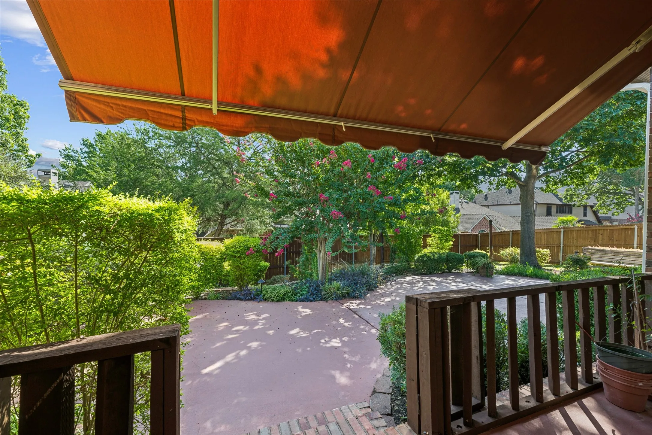 Single Family Residence For Sale in Tarrant County , 936 Water Oak Drive, Grapevine, Texas 76051, 4 Bedroom, 3 Bathroom, 2 Garage spaces, 2,380 Sqft, built in 2006, mls#21387477, Real Estate Agent in Grapevine, Homes For Sale in Tarrant county, Homes For Sale in Grapevine, Realtor in Grapevine Texas, Real Estate Brokerage Independent Realty Texas, Luminita Cordes Realtor