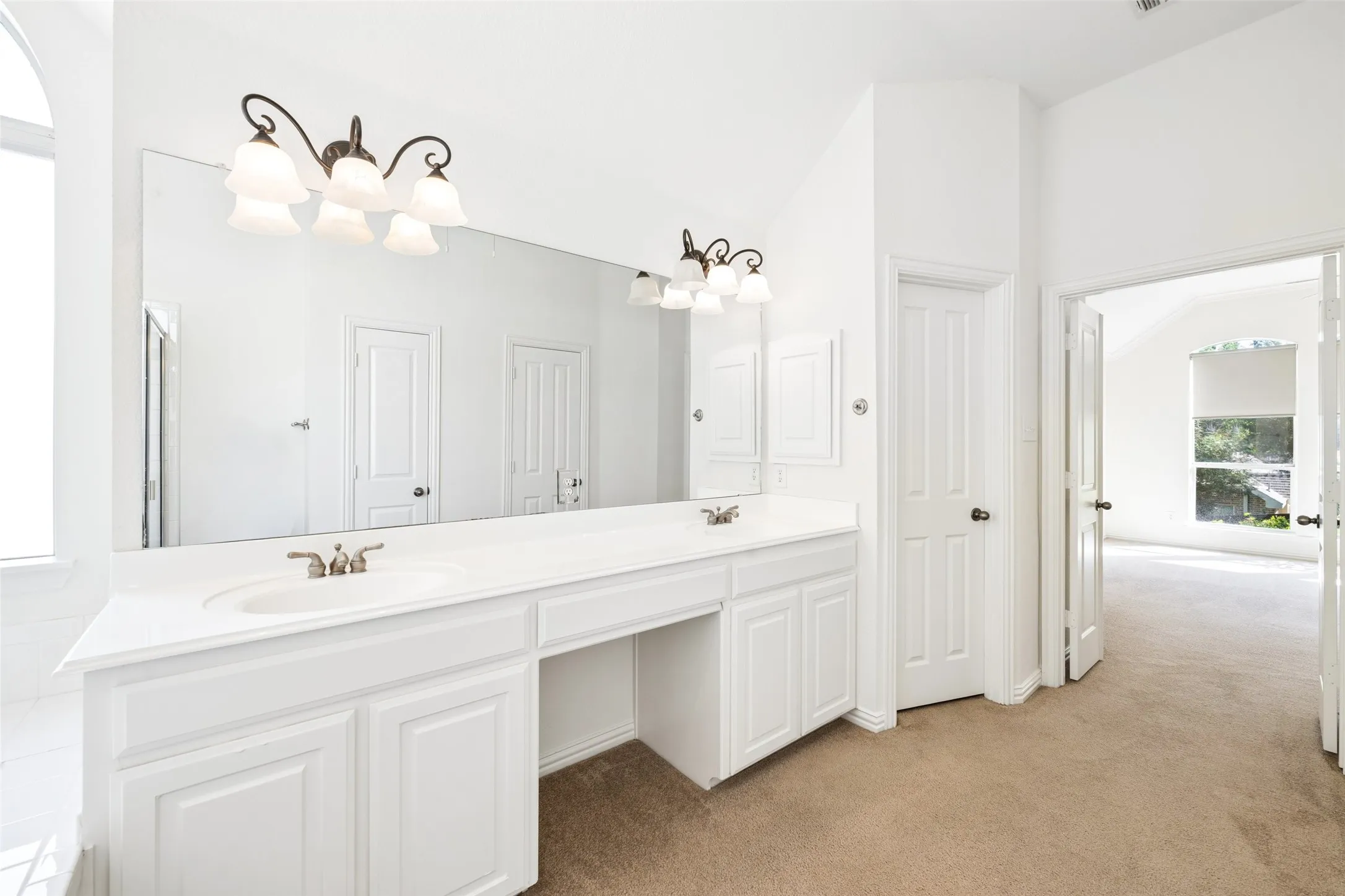 Single Family Residence For Sale in Tarrant County , 936 Water Oak Drive, Grapevine, Texas 76051, 4 Bedroom, 3 Bathroom, 2 Garage spaces, 2,380 Sqft, built in 2006, mls#21387477, Real Estate Agent in Grapevine, Homes For Sale in Tarrant county, Homes For Sale in Grapevine, Realtor in Grapevine Texas, Real Estate Brokerage Independent Realty Texas, Luminita Cordes Realtor