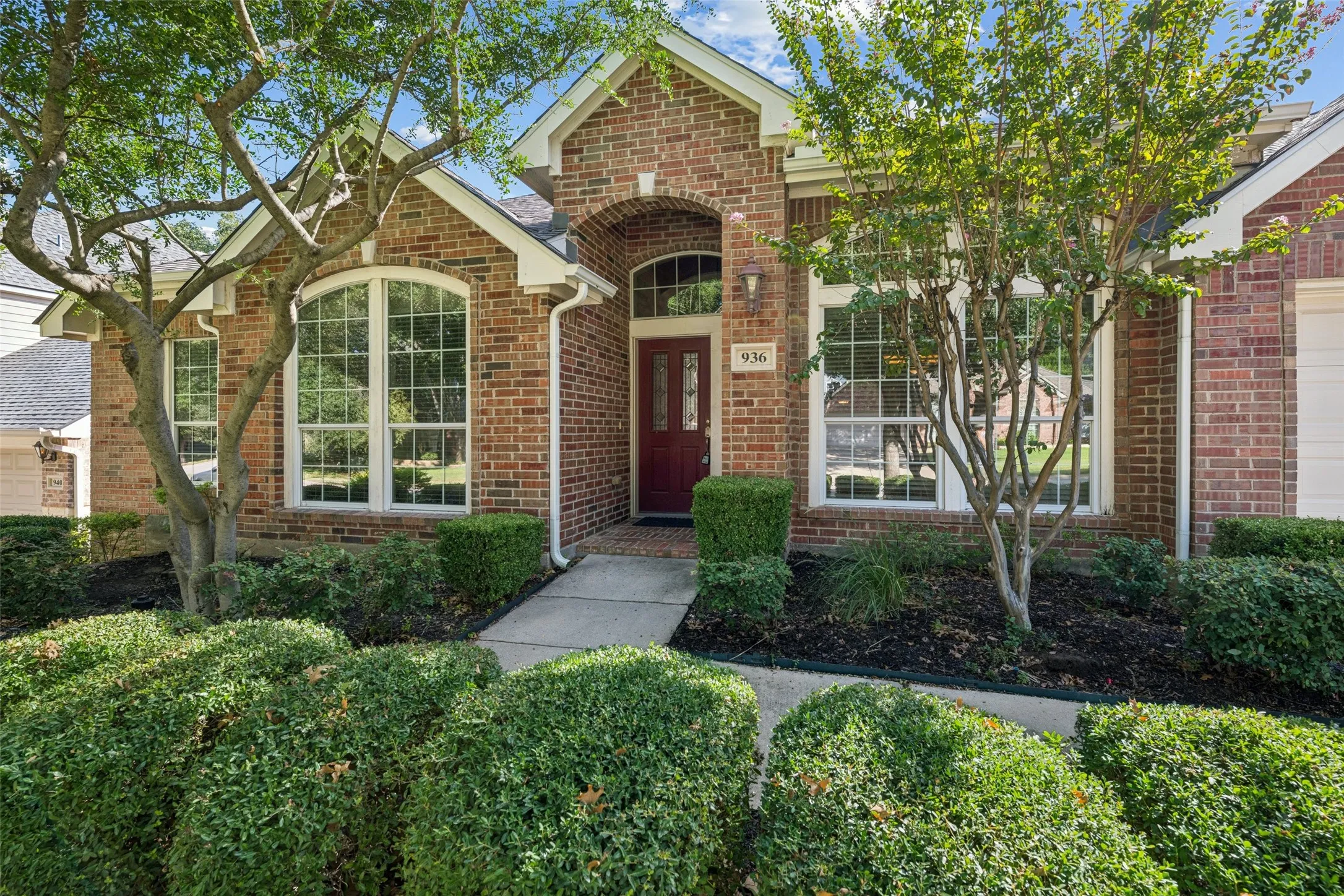 Single Family Residence For Sale in Tarrant County , 936 Water Oak Drive, Grapevine, Texas 76051, 4 Bedroom, 3 Bathroom, 2 Garage spaces, 2,380 Sqft, built in 2006, mls#21387477, Real Estate Agent in Grapevine, Homes For Sale in Tarrant county, Homes For Sale in Grapevine, Realtor in Grapevine Texas, Real Estate Brokerage Independent Realty Texas, Luminita Cordes Realtor