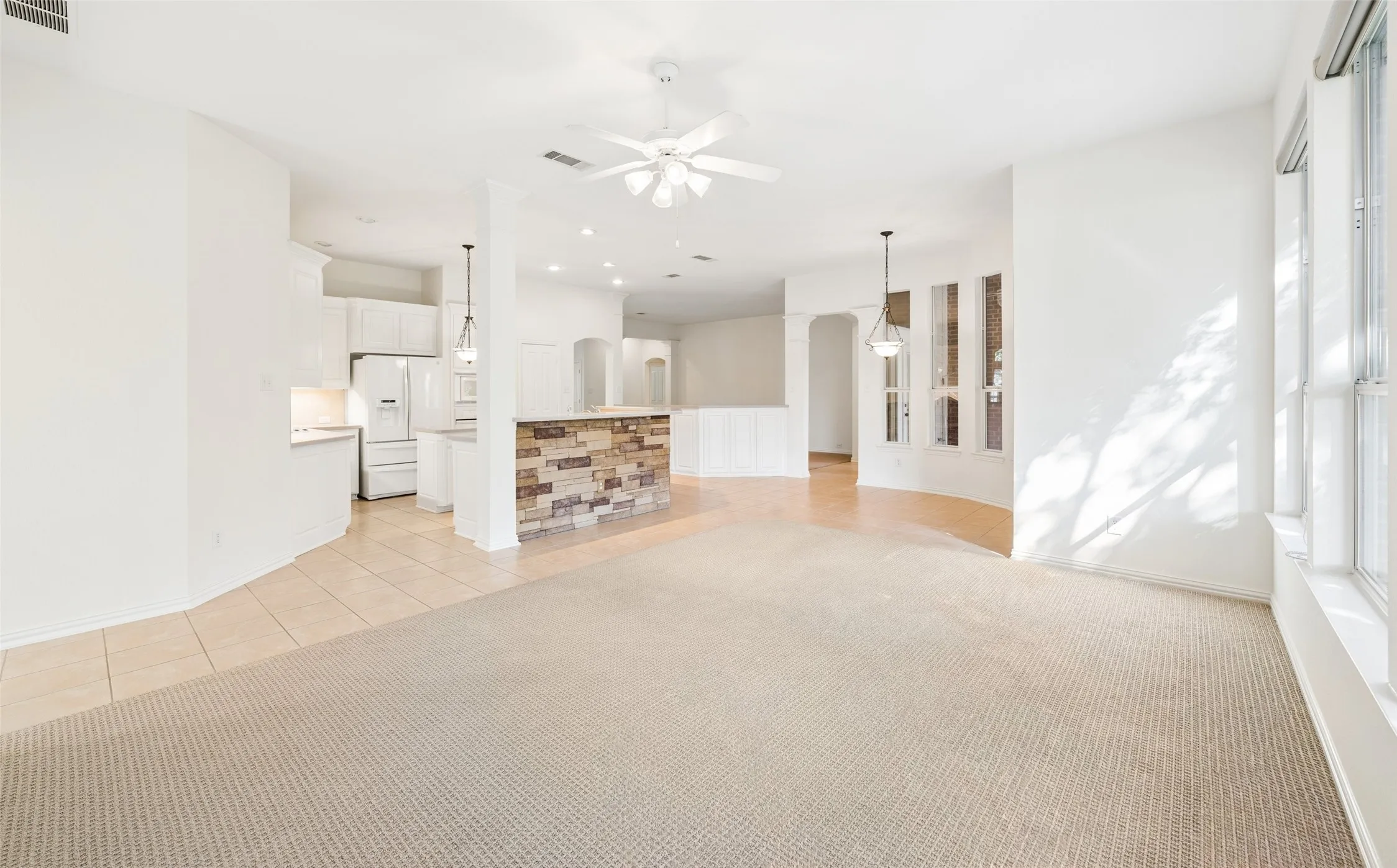 Single Family Residence For Sale in Tarrant County , 936 Water Oak Drive, Grapevine, Texas 76051, 4 Bedroom, 3 Bathroom, 2 Garage spaces, 2,380 Sqft, built in 2006, mls#21387477, Real Estate Agent in Grapevine, Homes For Sale in Tarrant county, Homes For Sale in Grapevine, Realtor in Grapevine Texas, Real Estate Brokerage Independent Realty Texas, Luminita Cordes Realtor
