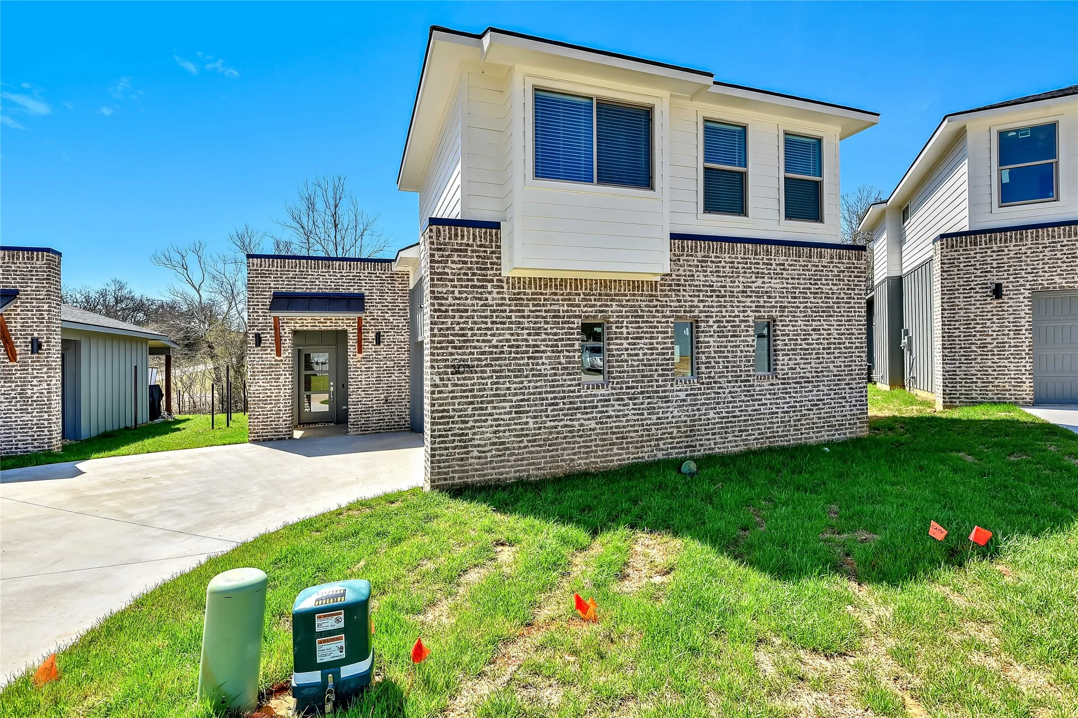 Apartment For Rent in Grayson County , 3260 W Crawford Street 601, Denison, Texas 75020, 3 Bedroom, 3 Bathroom, 2 Garage spaces, 1,408 Sqft, built in 2021, mls#21389724, Real Estate Agent in Denison, Homes For Rent in Grayson county, Homes For Rent in Denison, Realtor in Denison Texas, Real Estate Brokerage Independent Realty Texas, Luminita Cordes Realtor