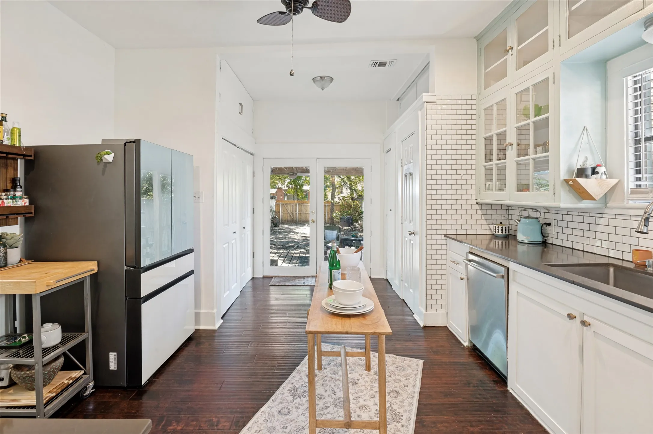 Single Family Residence For Sale in Dallas County , 5616 Junius Street, Dallas, Texas 75214, 3 Bedroom, 2 Bathroom, 1 Garage spaces, 1,407 Sqft, built in 1912, mls#21388397, Real Estate Agent in Dallas, Homes For Sale in Dallas county, Homes For Sale in Dallas, Realtor in Dallas Texas, Real Estate Brokerage Independent Realty Texas, Luminita Cordes Realtor
