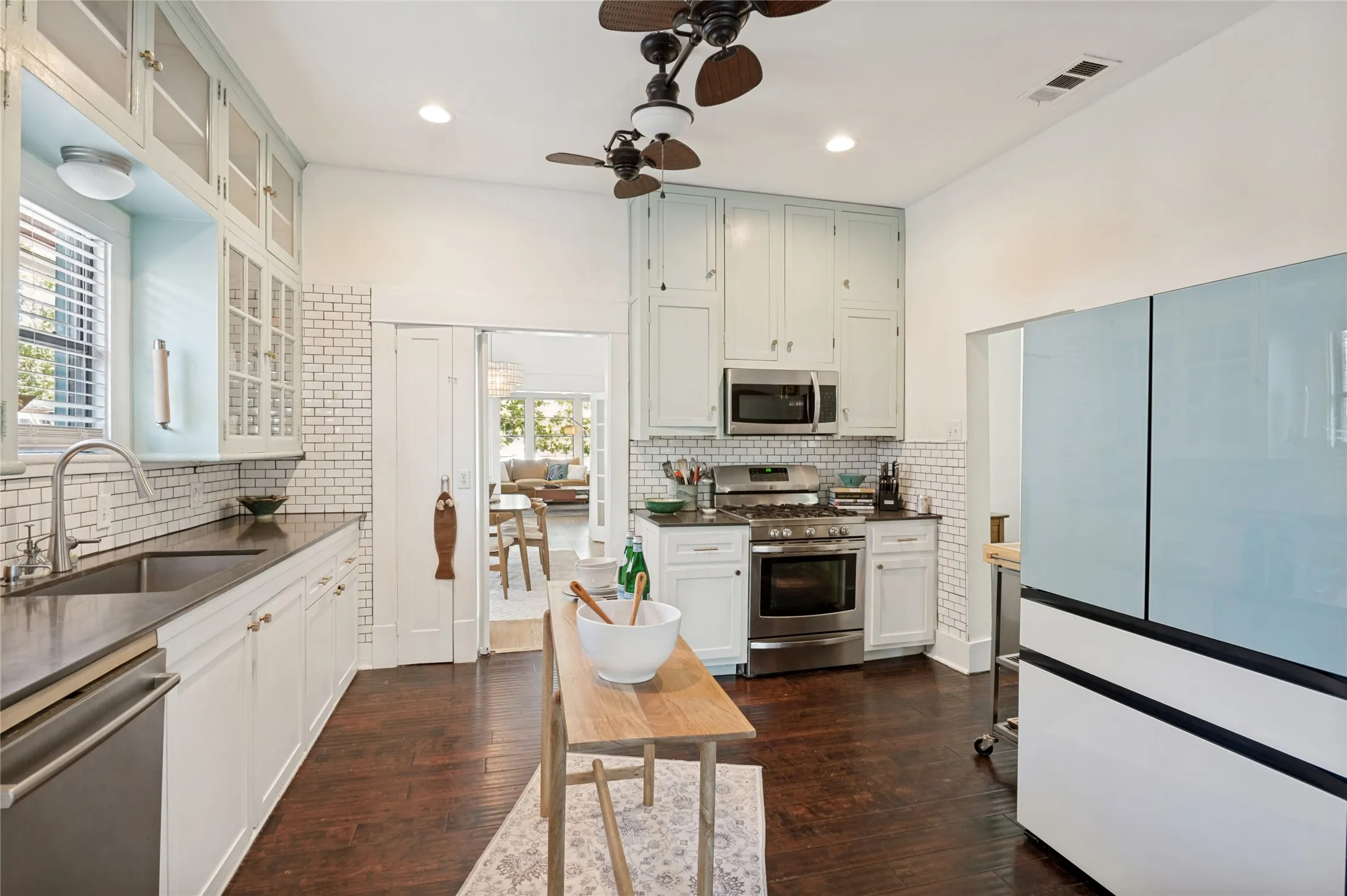 Single Family Residence For Sale in Dallas County , 5616 Junius Street, Dallas, Texas 75214, 3 Bedroom, 2 Bathroom, 1 Garage spaces, 1,407 Sqft, built in 1912, mls#21388397, Real Estate Agent in Dallas, Homes For Sale in Dallas county, Homes For Sale in Dallas, Realtor in Dallas Texas, Real Estate Brokerage Independent Realty Texas, Luminita Cordes Realtor