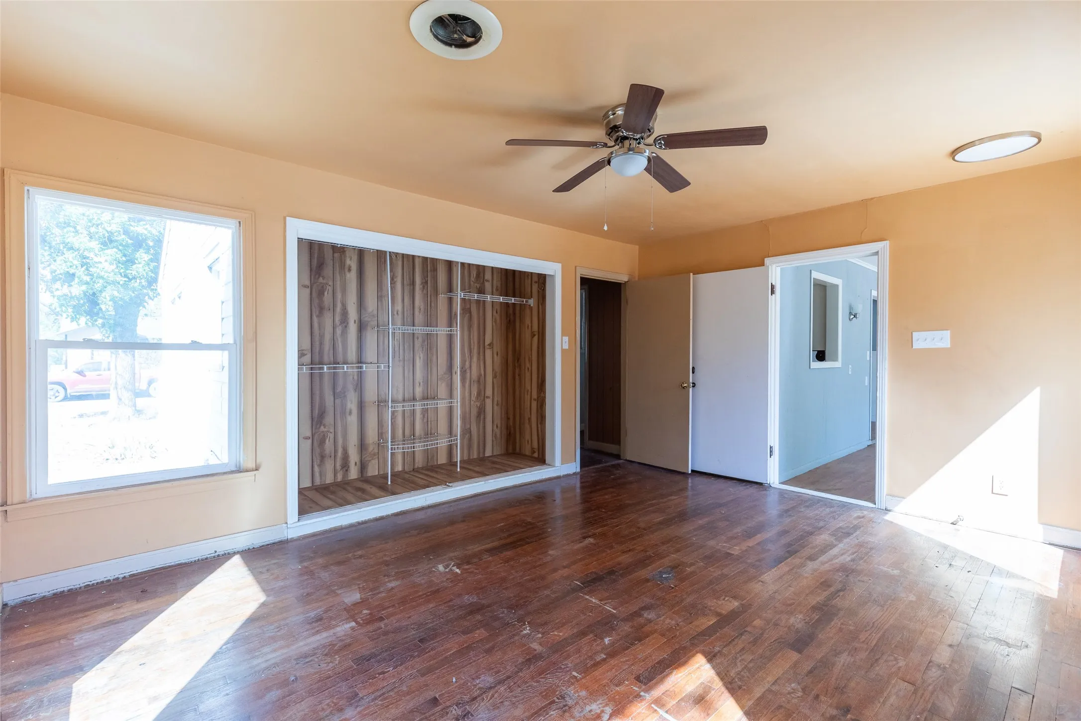 Single Family Residence For Sale in Taylor County , 1765 JACKSON Street, Abilene, Texas 79602, 2 Bedroom, 1 Bathroom, 1 Garage spaces, 1,318 Sqft, built in 1949, mls#21389711, Real Estate Agent in Abilene, Homes For Sale in Taylor county, Homes For Sale in Abilene, Realtor in Abilene Texas, Real Estate Brokerage Independent Realty Texas, Luminita Cordes Realtor