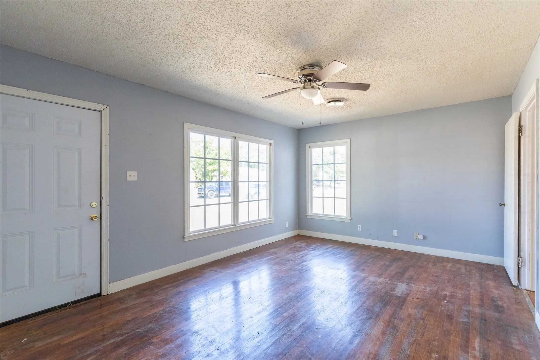 Single Family Residence For Sale in Taylor County , 1765 JACKSON Street, Abilene, Texas 79602, 2 Bedroom, 1 Bathroom, 1 Garage spaces, 1,318 Sqft, built in 1949, mls#21389711, Real Estate Agent in Abilene, Homes For Sale in Taylor county, Homes For Sale in Abilene, Realtor in Abilene Texas, Real Estate Brokerage Independent Realty Texas, Luminita Cordes Realtor