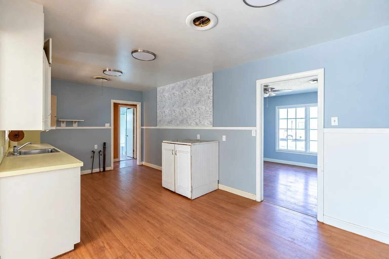 Single Family Residence For Sale in Taylor County , 1765 JACKSON Street, Abilene, Texas 79602, 2 Bedroom, 1 Bathroom, 1 Garage spaces, 1,318 Sqft, built in 1949, mls#21389711, Real Estate Agent in Abilene, Homes For Sale in Taylor county, Homes For Sale in Abilene, Realtor in Abilene Texas, Real Estate Brokerage Independent Realty Texas, Luminita Cordes Realtor