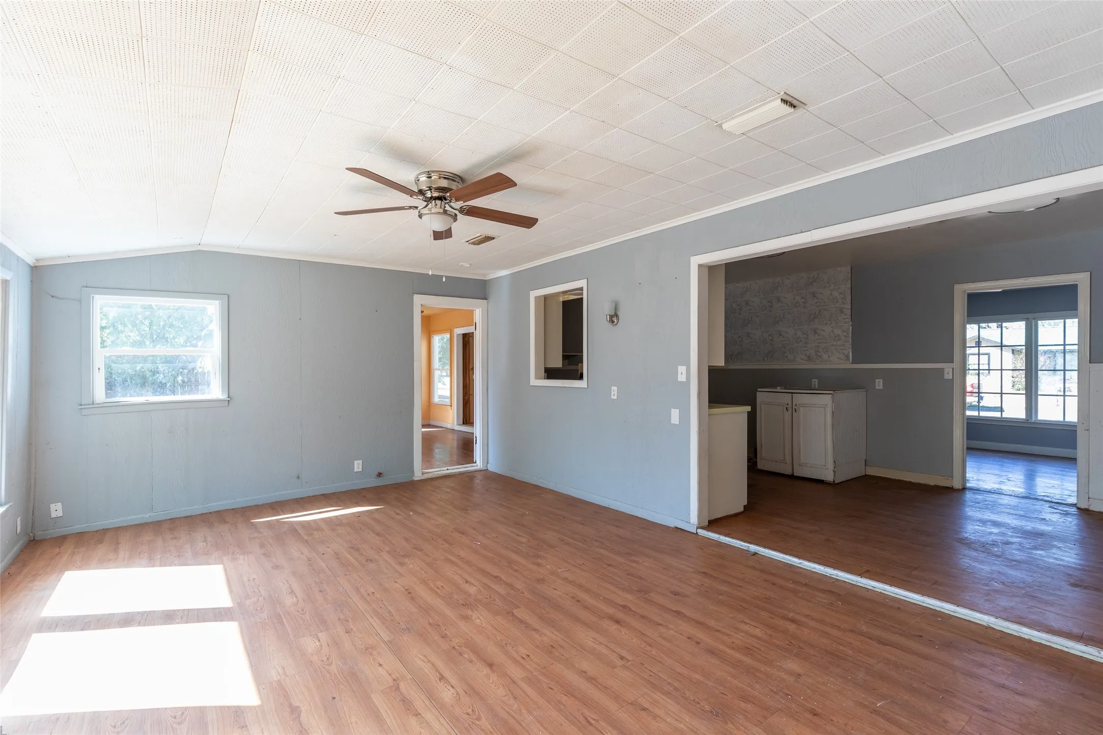 Single Family Residence For Sale in Taylor County , 1765 JACKSON Street, Abilene, Texas 79602, 2 Bedroom, 1 Bathroom, 1 Garage spaces, 1,318 Sqft, built in 1949, mls#21389711, Real Estate Agent in Abilene, Homes For Sale in Taylor county, Homes For Sale in Abilene, Realtor in Abilene Texas, Real Estate Brokerage Independent Realty Texas, Luminita Cordes Realtor