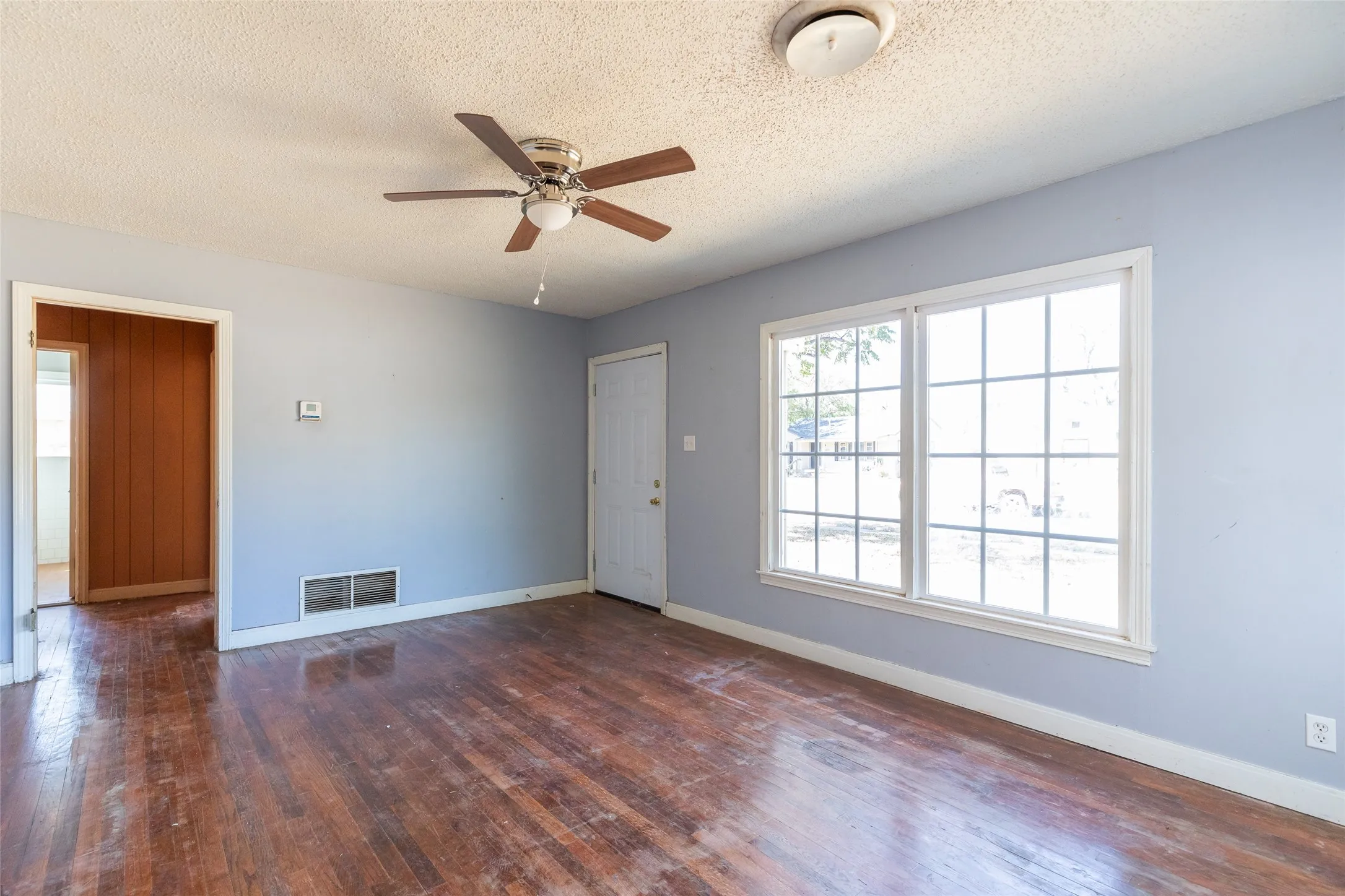 Single Family Residence For Sale in Taylor County , 1765 JACKSON Street, Abilene, Texas 79602, 2 Bedroom, 1 Bathroom, 1 Garage spaces, 1,318 Sqft, built in 1949, mls#21389711, Real Estate Agent in Abilene, Homes For Sale in Taylor county, Homes For Sale in Abilene, Realtor in Abilene Texas, Real Estate Brokerage Independent Realty Texas, Luminita Cordes Realtor