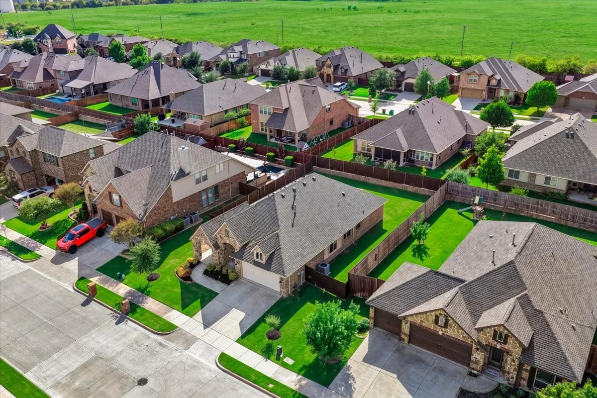 Single Family Residence For Sale in Denton County , 9328 Amistad Lane, Denton, Texas 76226, 3 Bedroom, 2 Bathroom, 2 Garage spaces, 1,843 Sqft, built in 2015, mls#21385423, Real Estate Agent in Denton, Homes For Sale in Denton county, Homes For Sale in Denton, Realtor in Denton Texas, Real Estate Brokerage Independent Realty Texas, Luminita Cordes Realtor