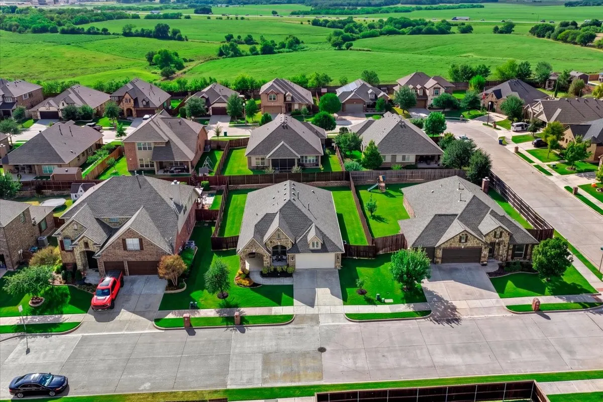 Single Family Residence For Sale in Denton County , 9328 Amistad Lane, Denton, Texas 76226, 3 Bedroom, 2 Bathroom, 2 Garage spaces, 1,843 Sqft, built in 2015, mls#21385423, Real Estate Agent in Denton, Homes For Sale in Denton county, Homes For Sale in Denton, Realtor in Denton Texas, Real Estate Brokerage Independent Realty Texas, Luminita Cordes Realtor