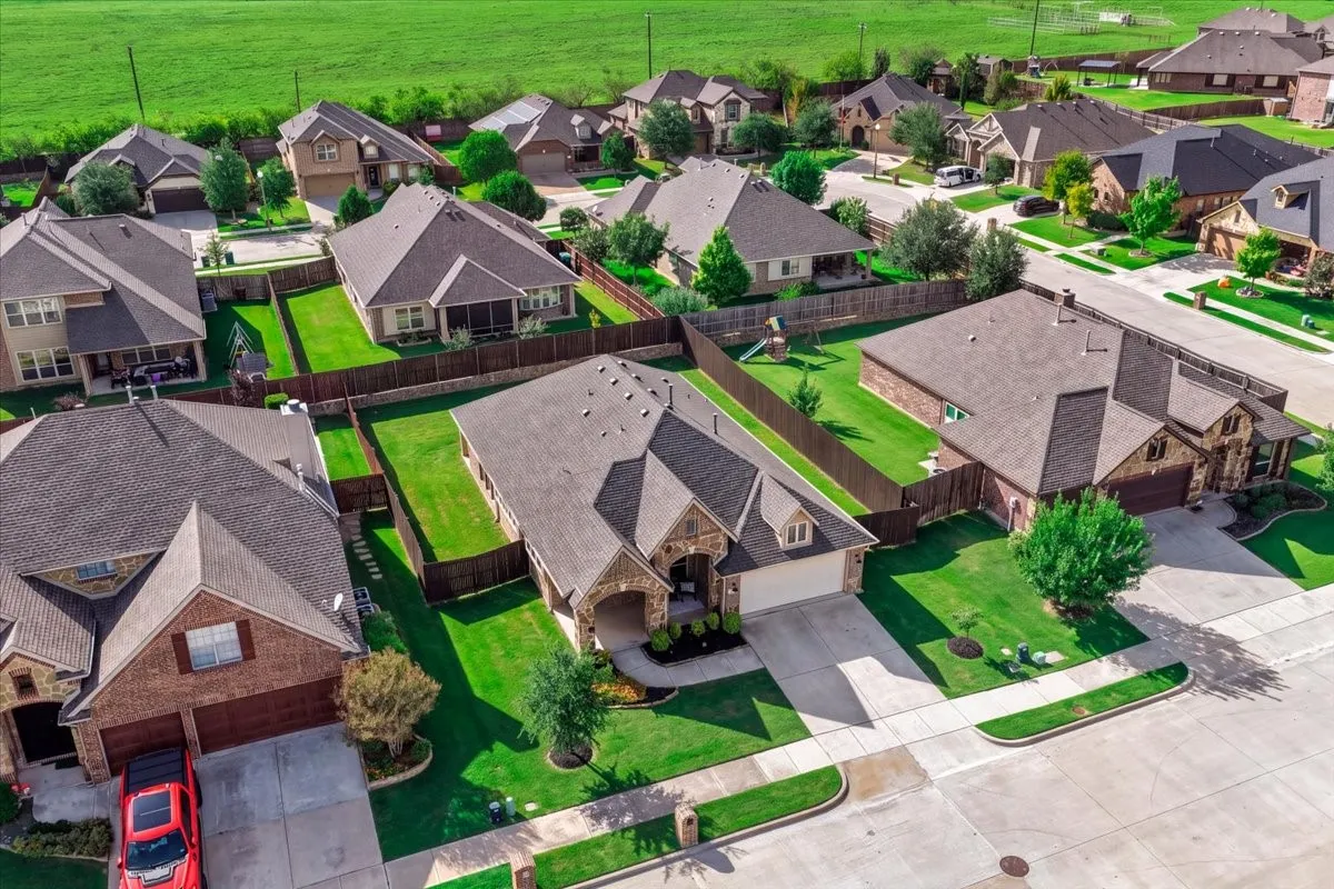 Single Family Residence For Sale in Denton County , 9328 Amistad Lane, Denton, Texas 76226, 3 Bedroom, 2 Bathroom, 2 Garage spaces, 1,843 Sqft, built in 2015, mls#21385423, Real Estate Agent in Denton, Homes For Sale in Denton county, Homes For Sale in Denton, Realtor in Denton Texas, Real Estate Brokerage Independent Realty Texas, Luminita Cordes Realtor