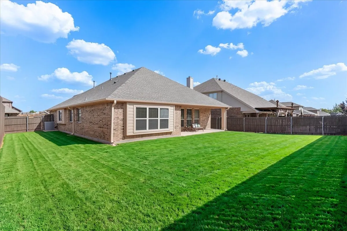 Single Family Residence For Sale in Denton County , 9328 Amistad Lane, Denton, Texas 76226, 3 Bedroom, 2 Bathroom, 2 Garage spaces, 1,843 Sqft, built in 2015, mls#21385423, Real Estate Agent in Denton, Homes For Sale in Denton county, Homes For Sale in Denton, Realtor in Denton Texas, Real Estate Brokerage Independent Realty Texas, Luminita Cordes Realtor