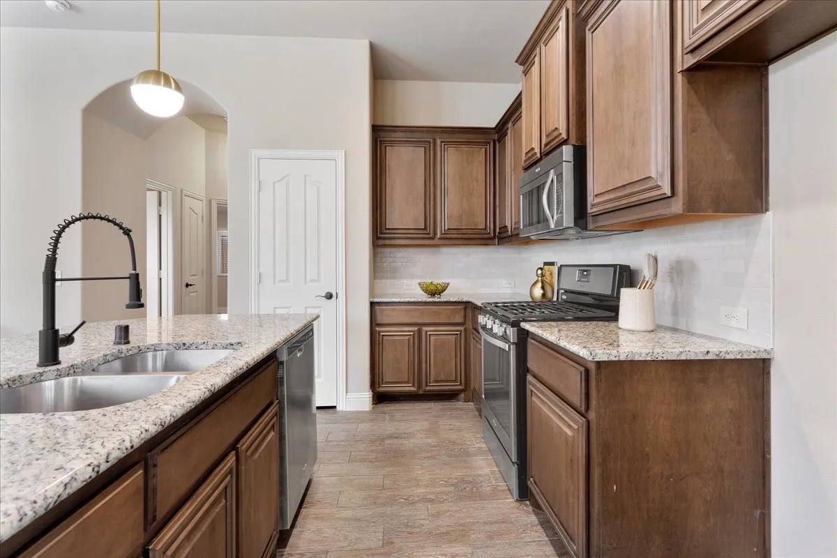 Single Family Residence For Sale in Denton County , 9328 Amistad Lane, Denton, Texas 76226, 3 Bedroom, 2 Bathroom, 2 Garage spaces, 1,843 Sqft, built in 2015, mls#21385423, Real Estate Agent in Denton, Homes For Sale in Denton county, Homes For Sale in Denton, Realtor in Denton Texas, Real Estate Brokerage Independent Realty Texas, Luminita Cordes Realtor