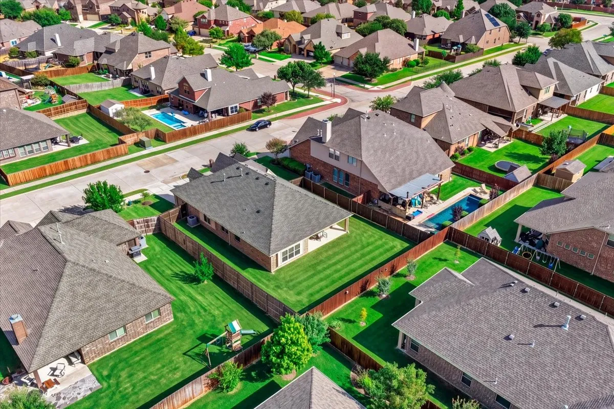 Single Family Residence For Sale in Denton County , 9328 Amistad Lane, Denton, Texas 76226, 3 Bedroom, 2 Bathroom, 2 Garage spaces, 1,843 Sqft, built in 2015, mls#21385423, Real Estate Agent in Denton, Homes For Sale in Denton county, Homes For Sale in Denton, Realtor in Denton Texas, Real Estate Brokerage Independent Realty Texas, Luminita Cordes Realtor