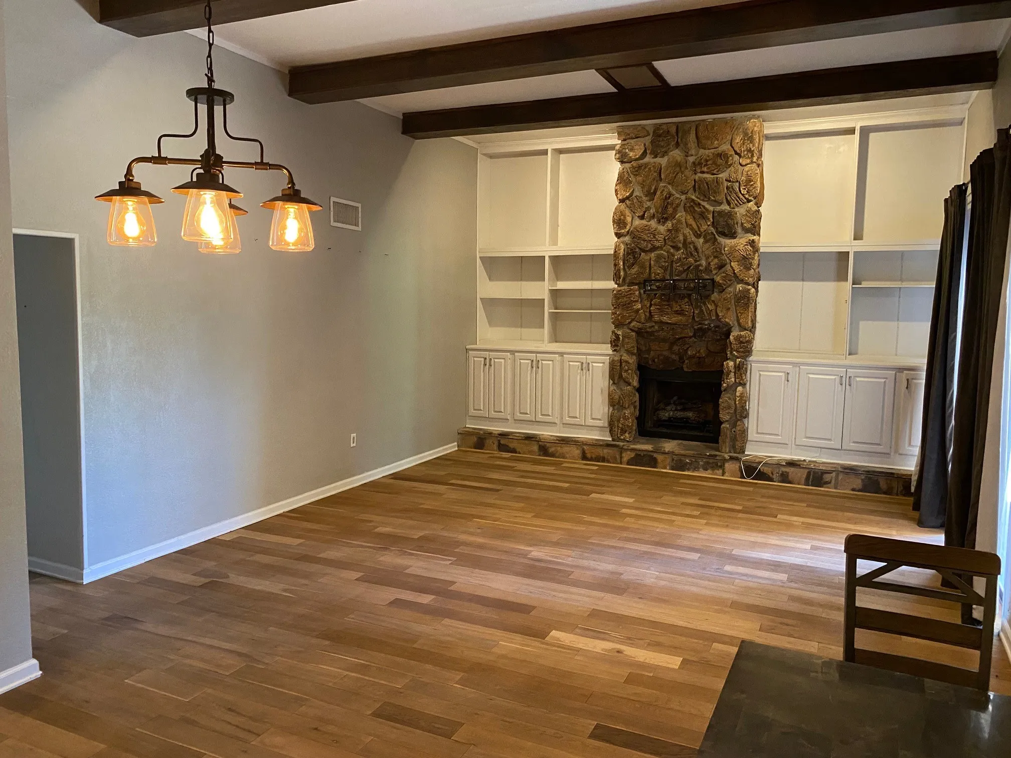 Single Family Residence For Rent in Taylor County , 39 Tamarisk Circle, Abilene, Texas 79606, 3 Bedroom, 3 Bathroom, 2 Garage spaces, 2,448 Sqft, built in 1979, mls#21389730, Real Estate Agent in Abilene, Homes For Rent in Taylor county, Homes For Rent in Abilene, Realtor in Abilene Texas, Real Estate Brokerage Independent Realty Texas, Luminita Cordes Realtor