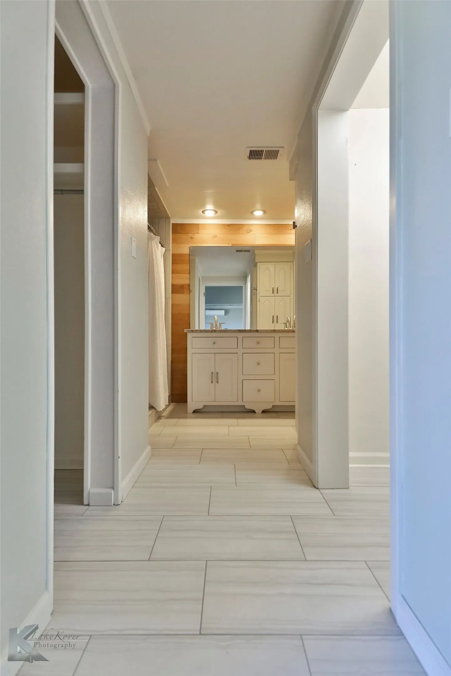 Single Family Residence For Rent in Taylor County , 39 Tamarisk Circle, Abilene, Texas 79606, 3 Bedroom, 3 Bathroom, 2 Garage spaces, 2,448 Sqft, built in 1979, mls#21389730, Real Estate Agent in Abilene, Homes For Rent in Taylor county, Homes For Rent in Abilene, Realtor in Abilene Texas, Real Estate Brokerage Independent Realty Texas, Luminita Cordes Realtor