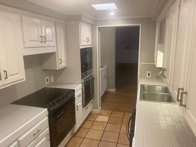 Single Family Residence For Rent in Taylor County , 39 Tamarisk Circle, Abilene, Texas 79606, 3 Bedroom, 3 Bathroom, 2 Garage spaces, 2,448 Sqft, built in 1979, mls#21389730, Real Estate Agent in Abilene, Homes For Rent in Taylor county, Homes For Rent in Abilene, Realtor in Abilene Texas, Real Estate Brokerage Independent Realty Texas, Luminita Cordes Realtor