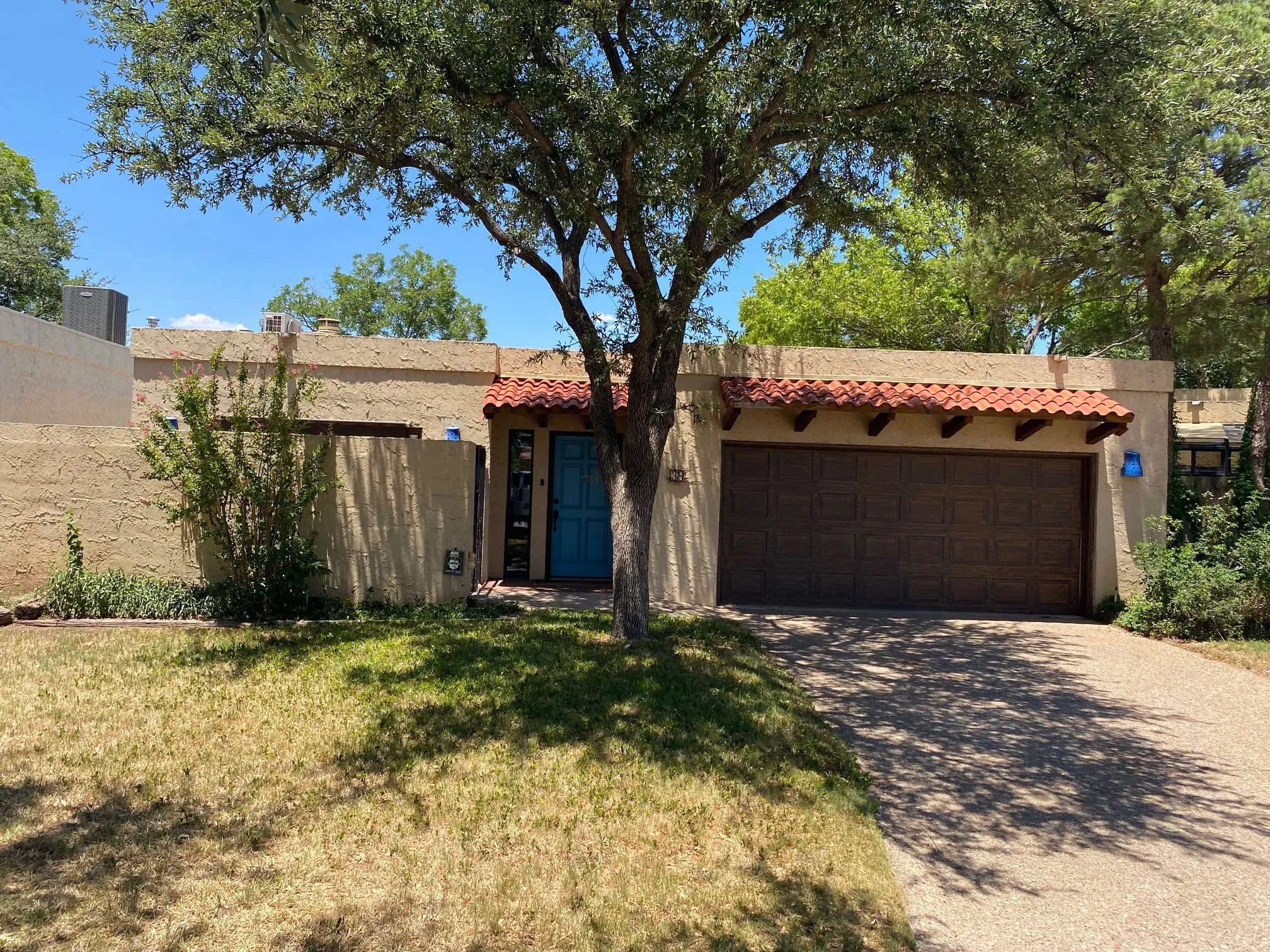 Single Family Residence For Rent in Taylor County , 39 Tamarisk Circle, Abilene, Texas 79606, 3 Bedroom, 3 Bathroom, 2 Garage spaces, 2,448 Sqft, built in 1979, mls#21389730, Real Estate Agent in Abilene, Homes For Rent in Taylor county, Homes For Rent in Abilene, Realtor in Abilene Texas, Real Estate Brokerage Independent Realty Texas, Luminita Cordes Realtor