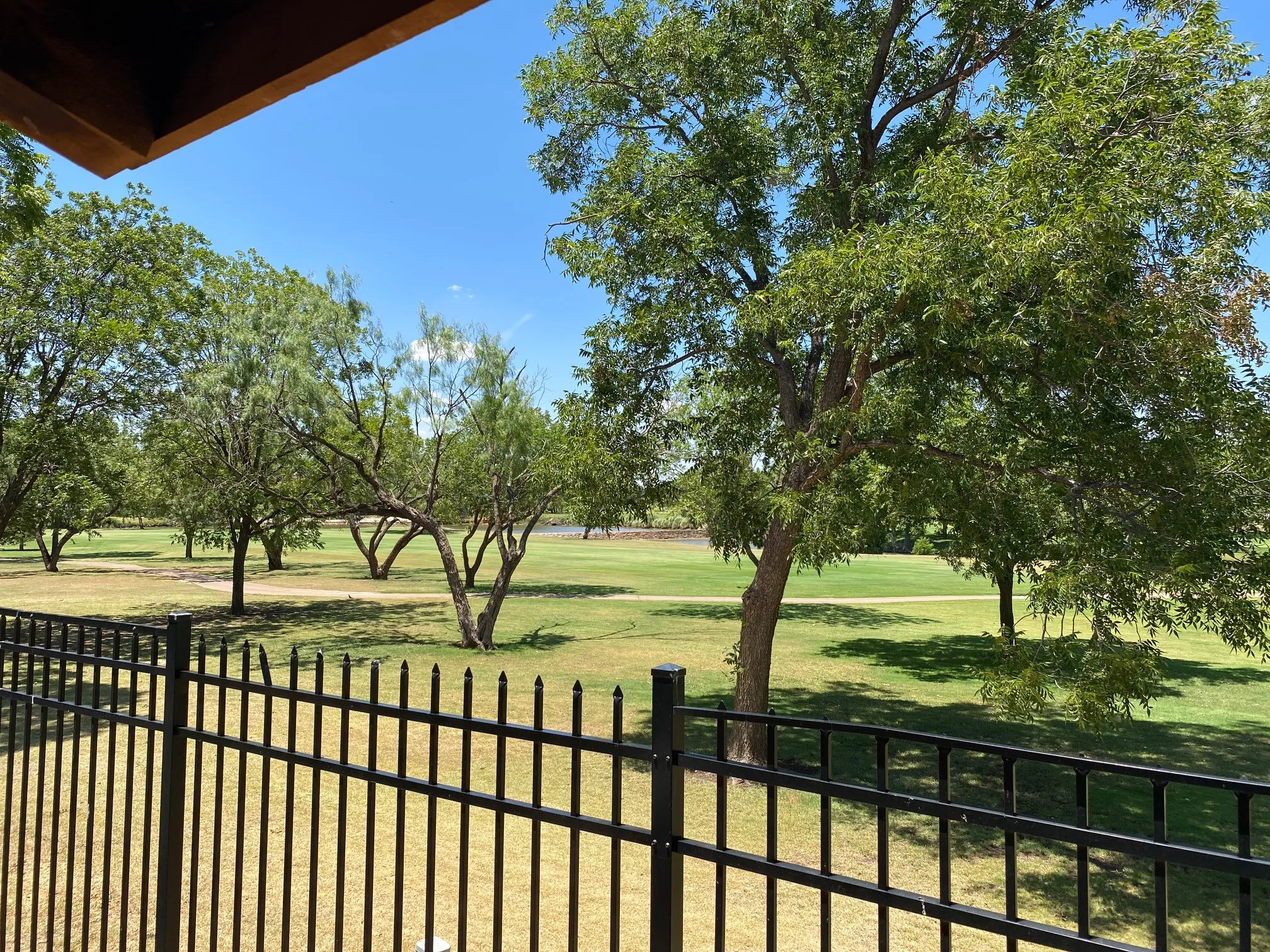 Single Family Residence For Rent in Taylor County , 39 Tamarisk Circle, Abilene, Texas 79606, 3 Bedroom, 3 Bathroom, 2 Garage spaces, 2,448 Sqft, built in 1979, mls#21389730, Real Estate Agent in Abilene, Homes For Rent in Taylor county, Homes For Rent in Abilene, Realtor in Abilene Texas, Real Estate Brokerage Independent Realty Texas, Luminita Cordes Realtor