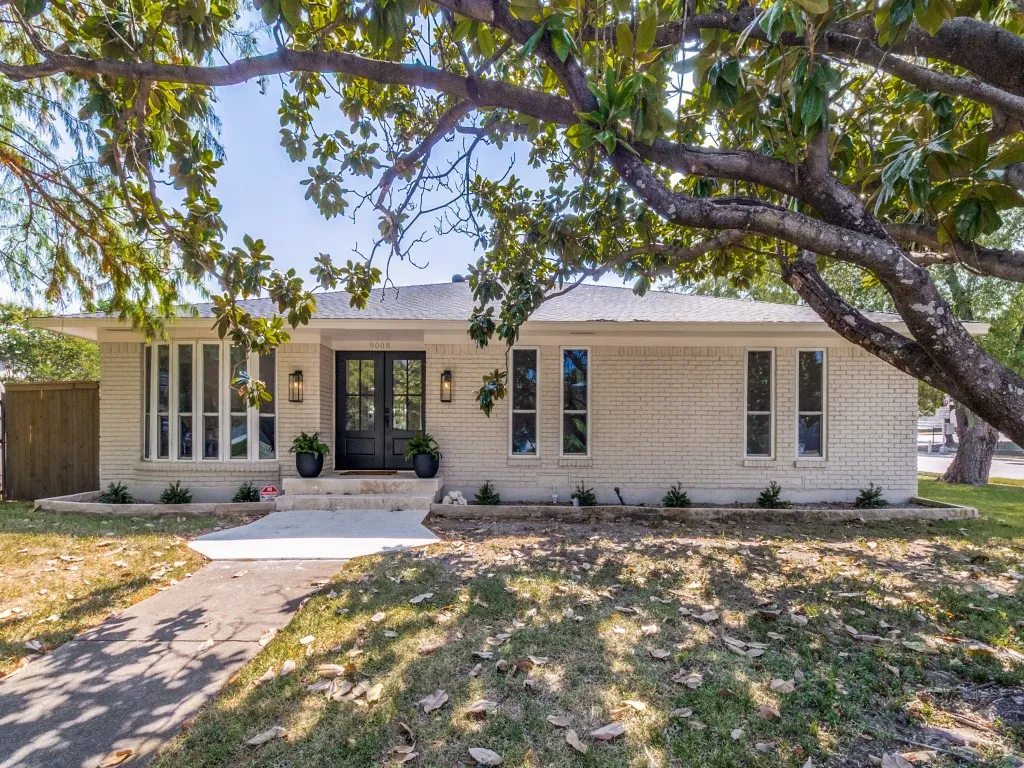 Single Family Residence For Rent in Dallas County , 9008 Flicker Lane, Dallas, Texas 75238, 3 Bedroom, 2 Bathroom, 2 Garage spaces, 1,716 Sqft, built in 1971, mls#21389732, Real Estate Agent in Dallas, Homes For Rent in Dallas county, Homes For Rent in Dallas, Realtor in Dallas Texas, Real Estate Brokerage Independent Realty Texas, Luminita Cordes Realtor