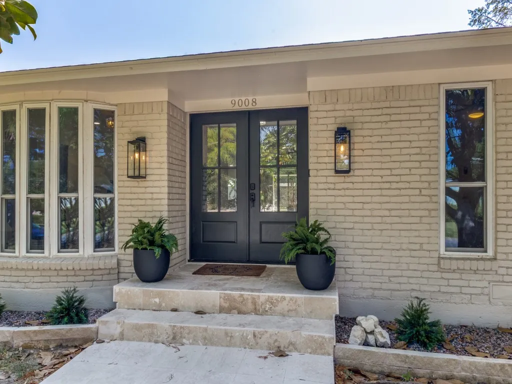 Single Family Residence For Rent in Dallas County , 9008 Flicker Lane, Dallas, Texas 75238, 3 Bedroom, 2 Bathroom, 2 Garage spaces, 1,716 Sqft, built in 1971, mls#21389732, Real Estate Agent in Dallas, Homes For Rent in Dallas county, Homes For Rent in Dallas, Realtor in Dallas Texas, Real Estate Brokerage Independent Realty Texas, Luminita Cordes Realtor