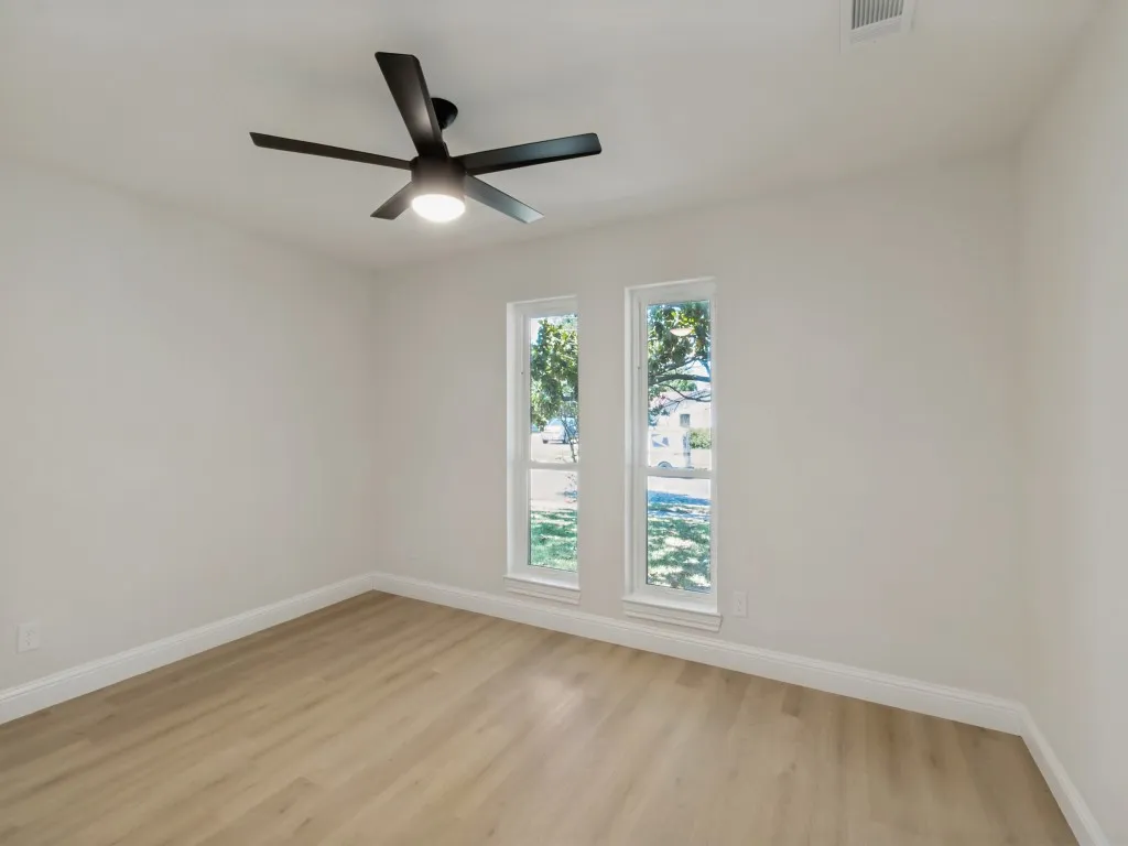 Single Family Residence For Rent in Dallas County , 9008 Flicker Lane, Dallas, Texas 75238, 3 Bedroom, 2 Bathroom, 2 Garage spaces, 1,716 Sqft, built in 1971, mls#21389732, Real Estate Agent in Dallas, Homes For Rent in Dallas county, Homes For Rent in Dallas, Realtor in Dallas Texas, Real Estate Brokerage Independent Realty Texas, Luminita Cordes Realtor