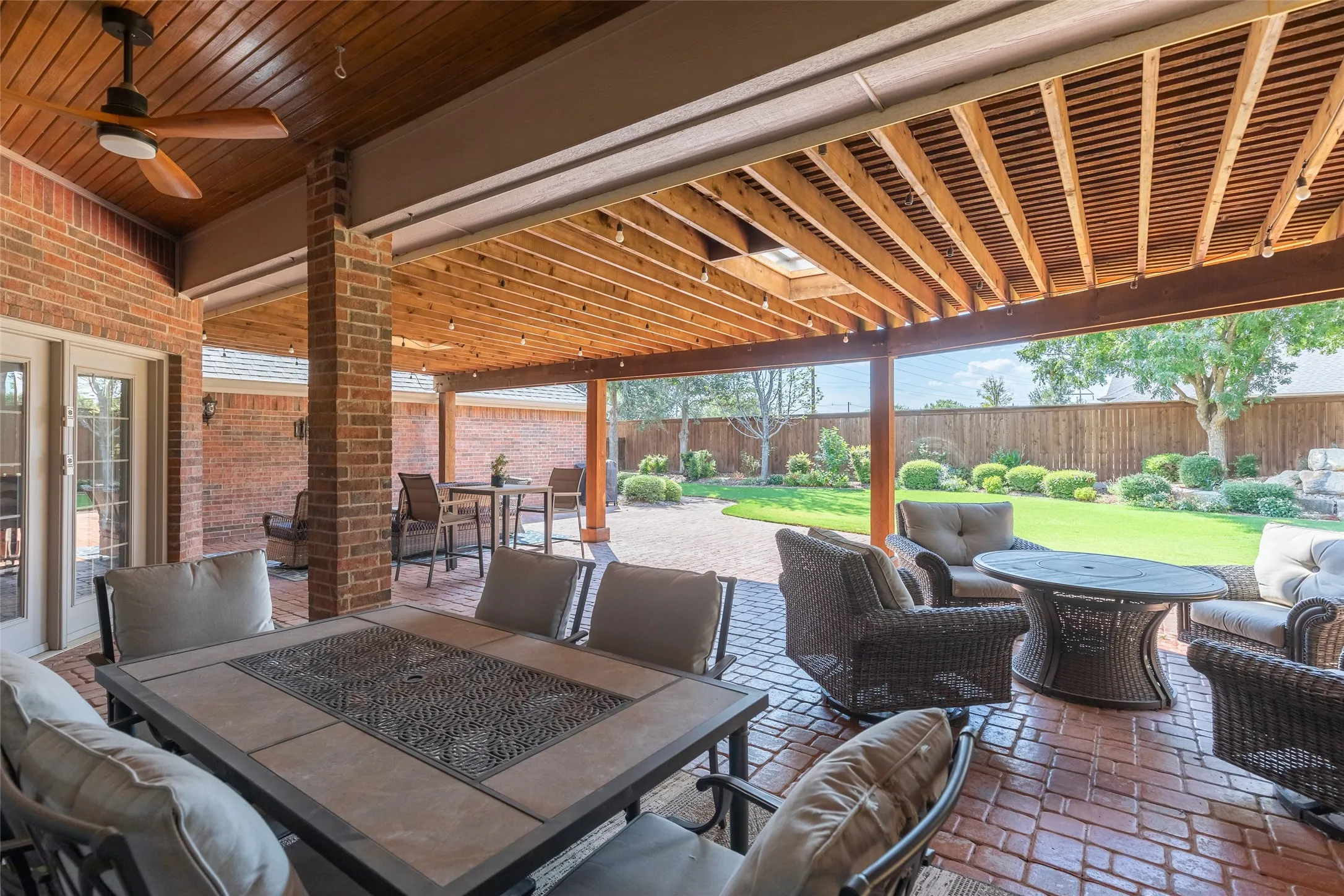 Single Family Residence For Sale in Taylor County , 2301 Lynbrook Drive, Abilene, Texas 79606, 4 Bedroom, 4 Bathroom, 3 Garage spaces, 3,012 Sqft, built in 2007, mls#21388829, Real Estate Agent in Abilene, Homes For Sale in Taylor county, Homes For Sale in Abilene, Realtor in Abilene Texas, Real Estate Brokerage Independent Realty Texas, Luminita Cordes Realtor