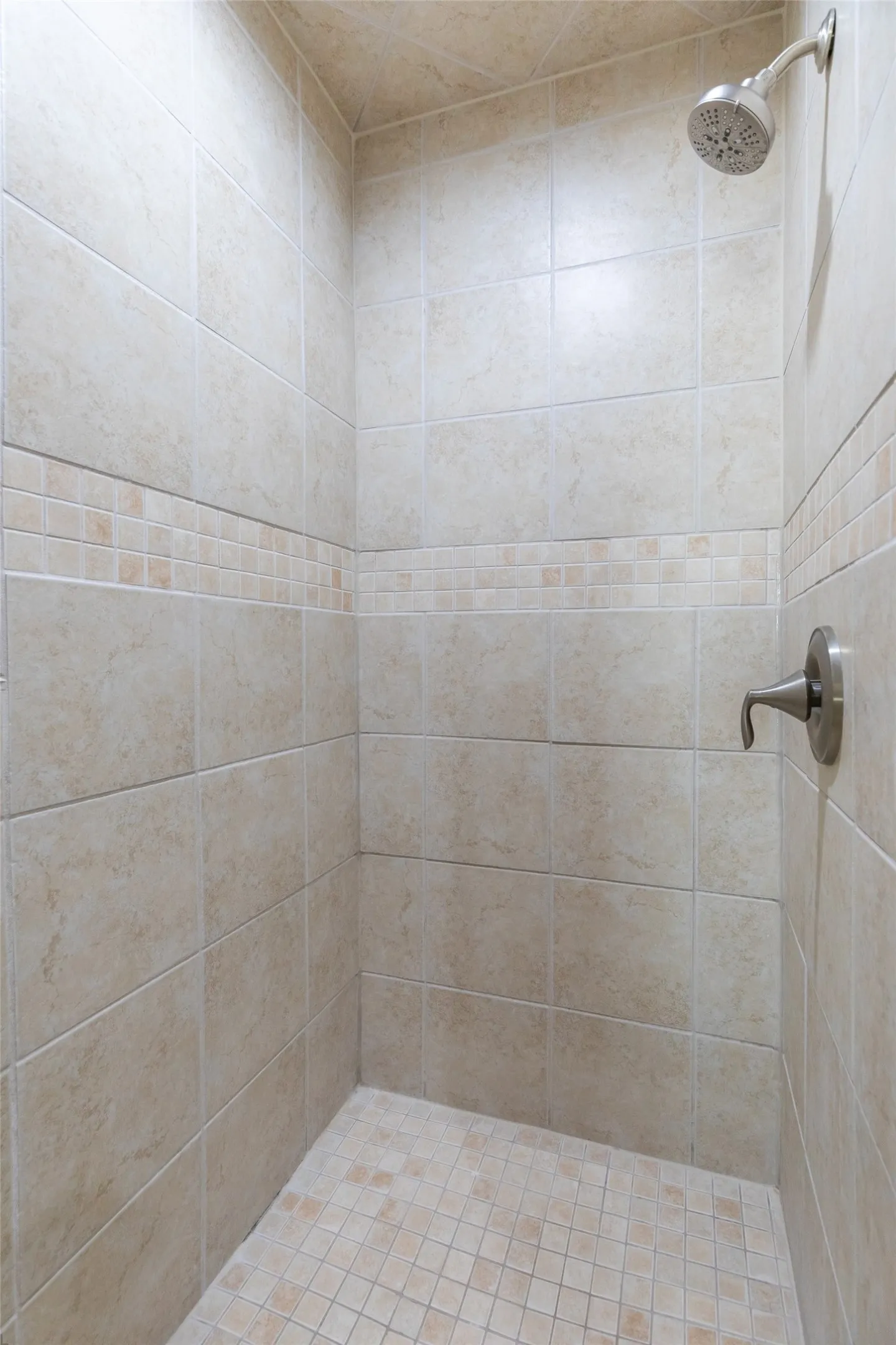 Single Family Residence For Sale in Taylor County , 2301 Lynbrook Drive, Abilene, Texas 79606, 4 Bedroom, 4 Bathroom, 3 Garage spaces, 3,012 Sqft, built in 2007, mls#21388829, Real Estate Agent in Abilene, Homes For Sale in Taylor county, Homes For Sale in Abilene, Realtor in Abilene Texas, Real Estate Brokerage Independent Realty Texas, Luminita Cordes Realtor
