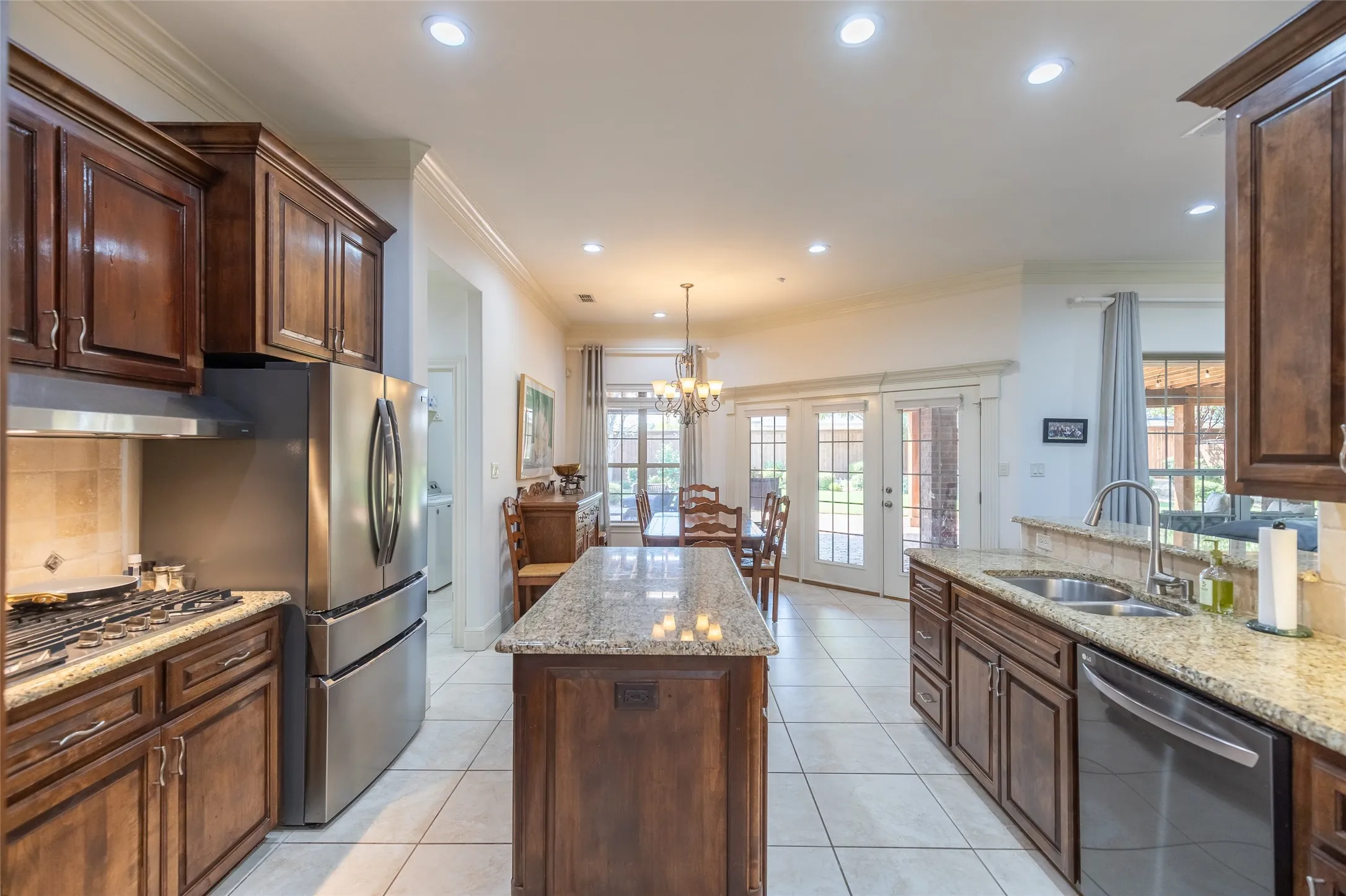 Single Family Residence For Sale in Taylor County , 2301 Lynbrook Drive, Abilene, Texas 79606, 4 Bedroom, 4 Bathroom, 3 Garage spaces, 3,012 Sqft, built in 2007, mls#21388829, Real Estate Agent in Abilene, Homes For Sale in Taylor county, Homes For Sale in Abilene, Realtor in Abilene Texas, Real Estate Brokerage Independent Realty Texas, Luminita Cordes Realtor