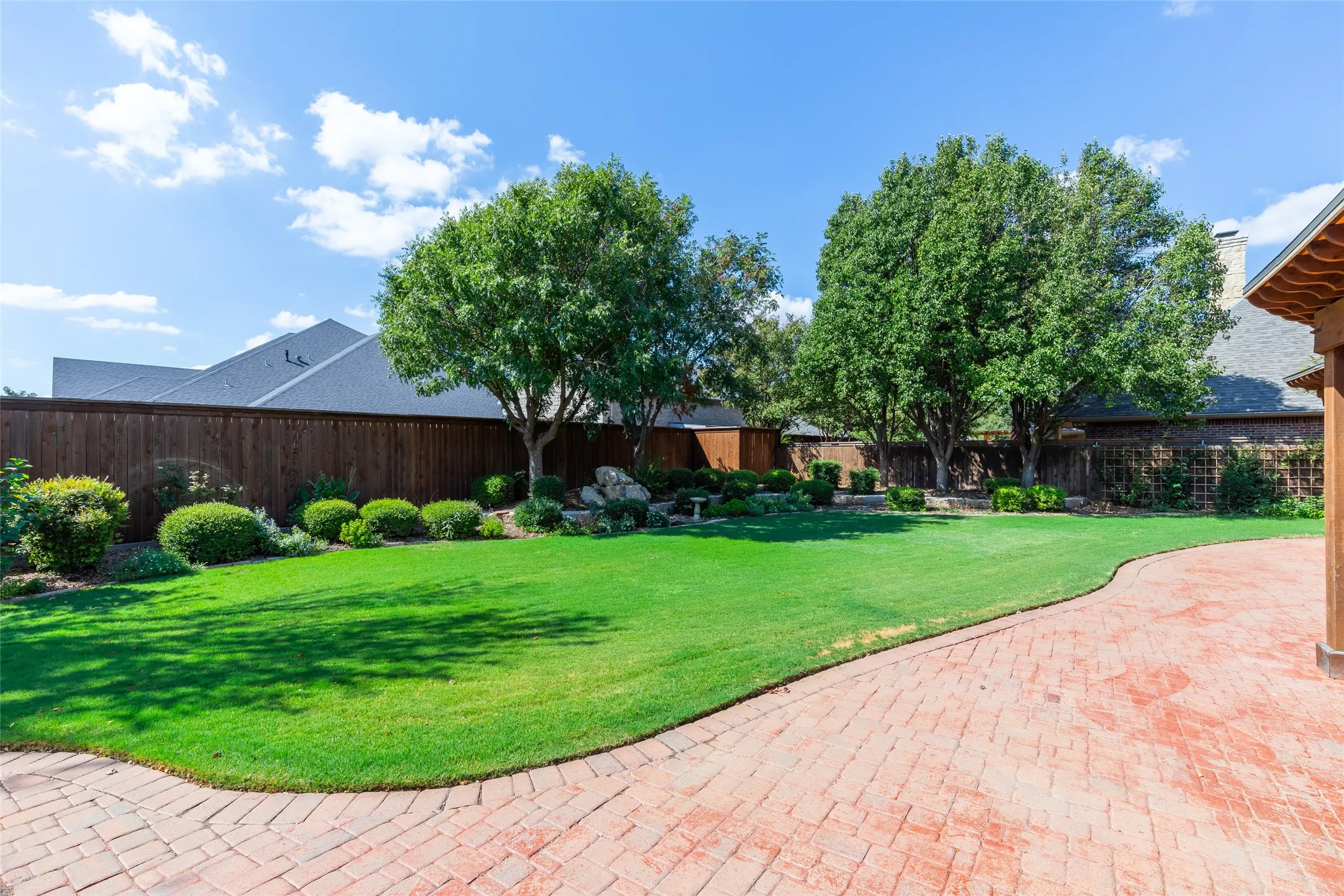 Single Family Residence For Sale in Taylor County , 2301 Lynbrook Drive, Abilene, Texas 79606, 4 Bedroom, 4 Bathroom, 3 Garage spaces, 3,012 Sqft, built in 2007, mls#21388829, Real Estate Agent in Abilene, Homes For Sale in Taylor county, Homes For Sale in Abilene, Realtor in Abilene Texas, Real Estate Brokerage Independent Realty Texas, Luminita Cordes Realtor