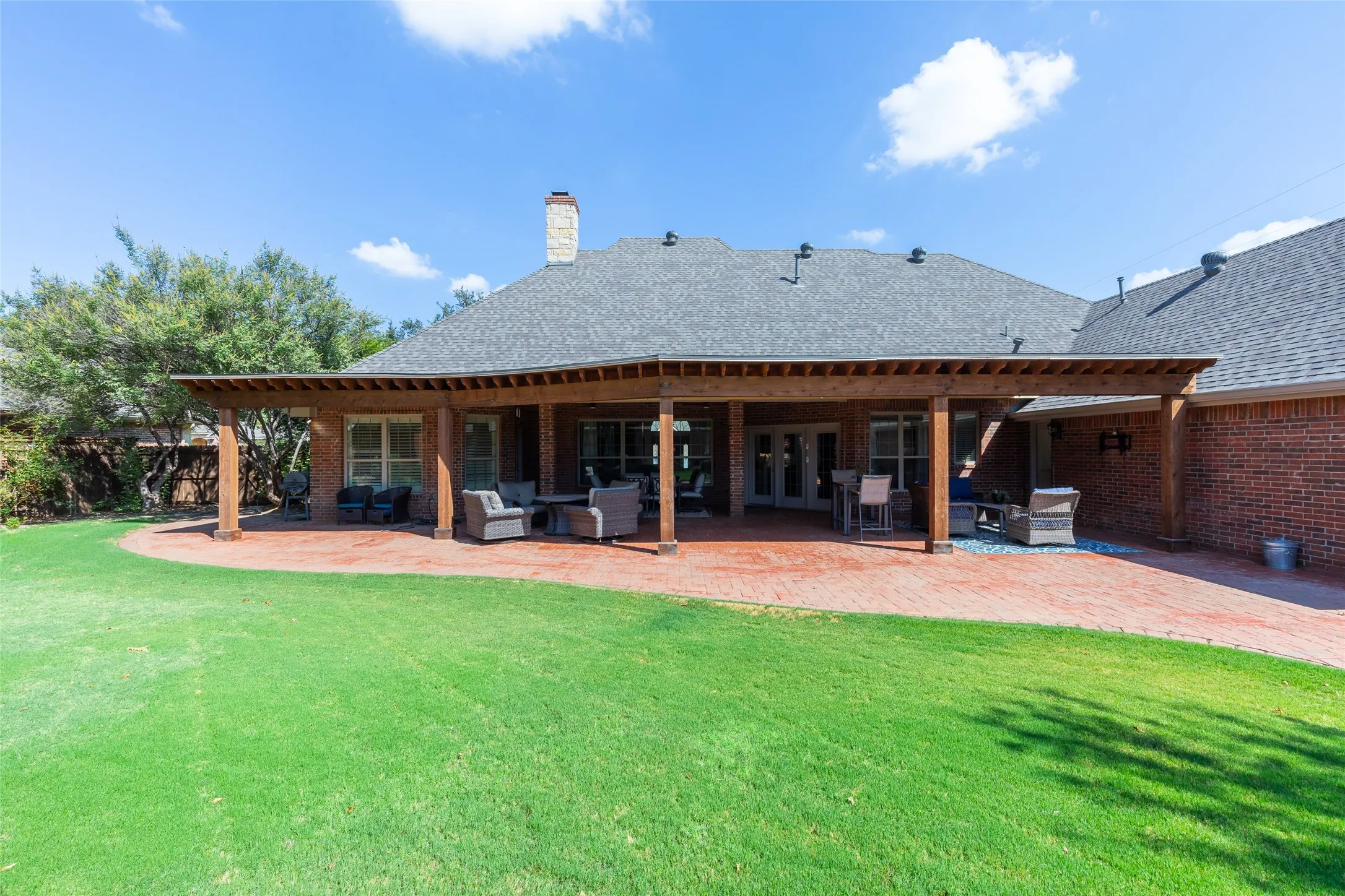 Single Family Residence For Sale in Taylor County , 2301 Lynbrook Drive, Abilene, Texas 79606, 4 Bedroom, 4 Bathroom, 3 Garage spaces, 3,012 Sqft, built in 2007, mls#21388829, Real Estate Agent in Abilene, Homes For Sale in Taylor county, Homes For Sale in Abilene, Realtor in Abilene Texas, Real Estate Brokerage Independent Realty Texas, Luminita Cordes Realtor