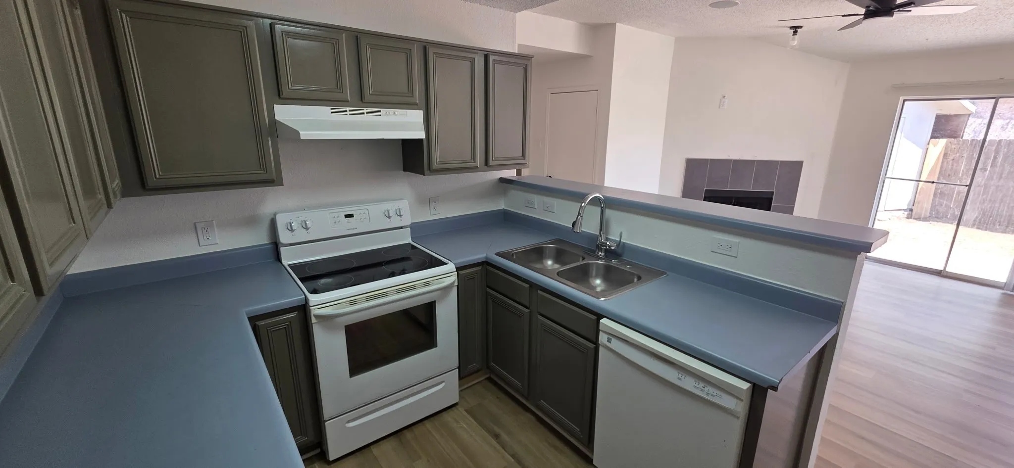Duplex For Sale in Tarrant County , 4516 Anchor Court, Fort Worth, Texas 76135, 3 Bedroom, 2 Bathroom, 1 Garage spaces, 1,016 Sqft, built in 1995, mls#21389690, Real Estate Agent in Fort Worth, Homes For Sale in Tarrant county, Homes For Sale in Fort Worth, Realtor in Fort Worth Texas, Real Estate Brokerage Independent Realty Texas, Luminita Cordes Realtor