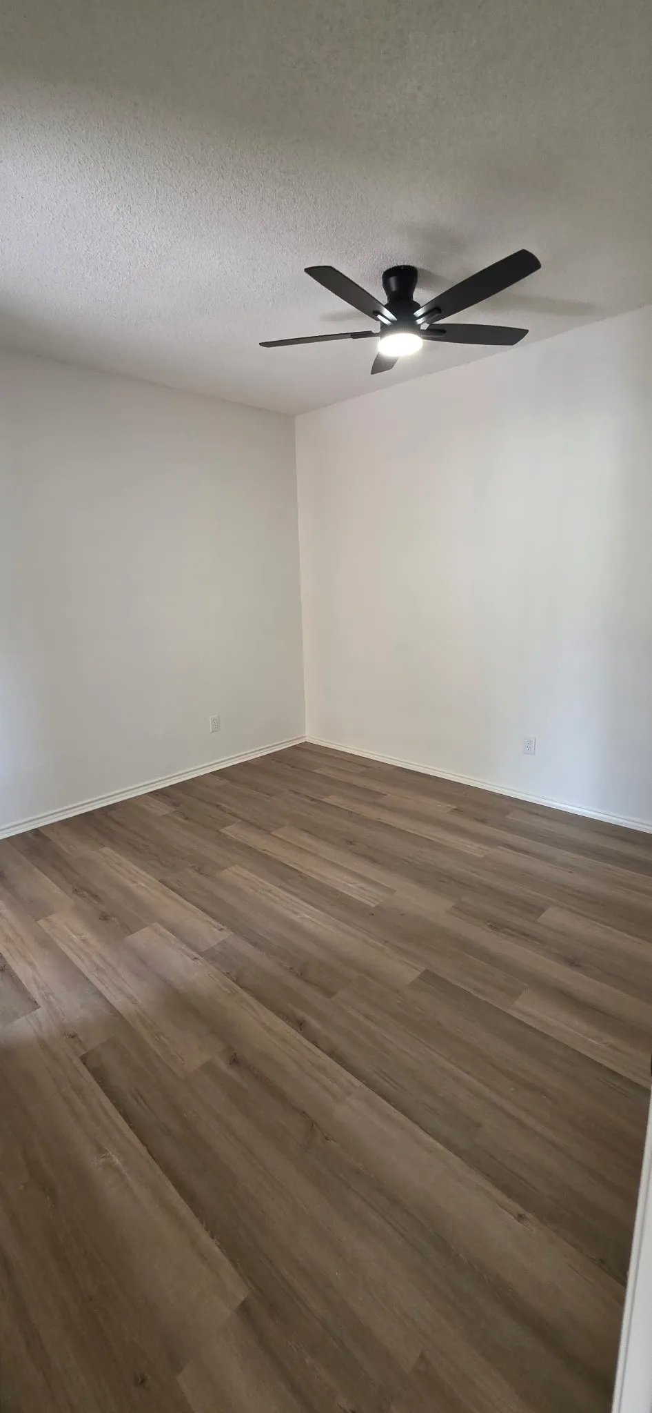 Duplex For Sale in Tarrant County , 4516 Anchor Court, Fort Worth, Texas 76135, 3 Bedroom, 2 Bathroom, 1 Garage spaces, 1,016 Sqft, built in 1995, mls#21389690, Real Estate Agent in Fort Worth, Homes For Sale in Tarrant county, Homes For Sale in Fort Worth, Realtor in Fort Worth Texas, Real Estate Brokerage Independent Realty Texas, Luminita Cordes Realtor