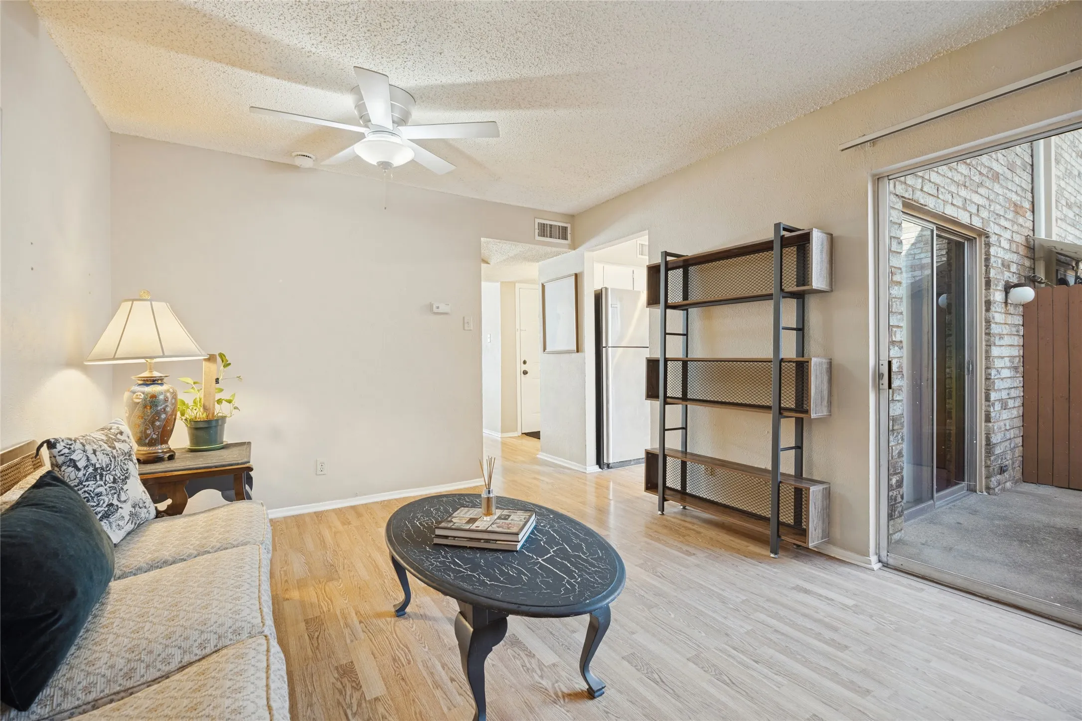 Condominium For Sale in Dallas County , 2323 Trellis Place, Richardson, Texas 75081, 2 Bedroom, 2 Bathroom, Garage spaces, 1,111 Sqft, built in 1973, mls#21382586, Real Estate Agent in Richardson, Homes For Sale in Dallas county, Homes For Sale in Richardson, Realtor in Richardson Texas, Real Estate Brokerage Independent Realty Texas, Luminita Cordes Realtor