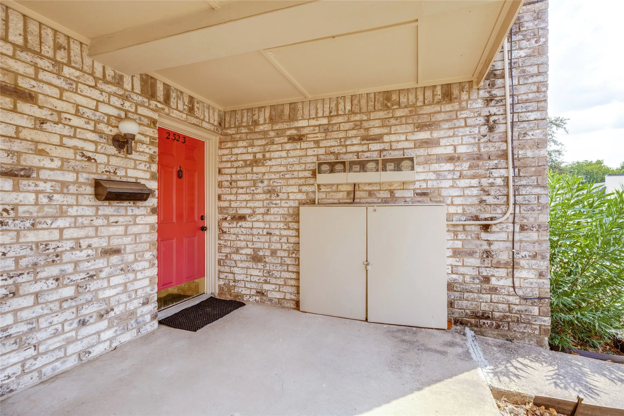 Condominium For Sale in Dallas County , 2323 Trellis Place, Richardson, Texas 75081, 2 Bedroom, 2 Bathroom, Garage spaces, 1,111 Sqft, built in 1973, mls#21382586, Real Estate Agent in Richardson, Homes For Sale in Dallas county, Homes For Sale in Richardson, Realtor in Richardson Texas, Real Estate Brokerage Independent Realty Texas, Luminita Cordes Realtor