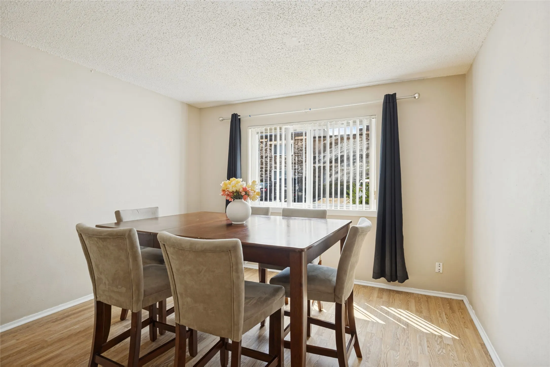 Condominium For Sale in Dallas County , 2323 Trellis Place, Richardson, Texas 75081, 2 Bedroom, 2 Bathroom, Garage spaces, 1,111 Sqft, built in 1973, mls#21382586, Real Estate Agent in Richardson, Homes For Sale in Dallas county, Homes For Sale in Richardson, Realtor in Richardson Texas, Real Estate Brokerage Independent Realty Texas, Luminita Cordes Realtor
