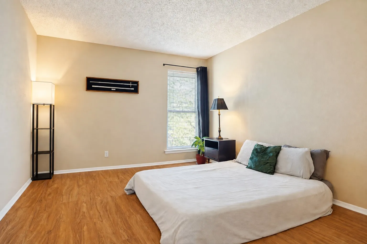Condominium For Sale in Dallas County , 2323 Trellis Place, Richardson, Texas 75081, 2 Bedroom, 2 Bathroom, Garage spaces, 1,111 Sqft, built in 1973, mls#21382586, Real Estate Agent in Richardson, Homes For Sale in Dallas county, Homes For Sale in Richardson, Realtor in Richardson Texas, Real Estate Brokerage Independent Realty Texas, Luminita Cordes Realtor