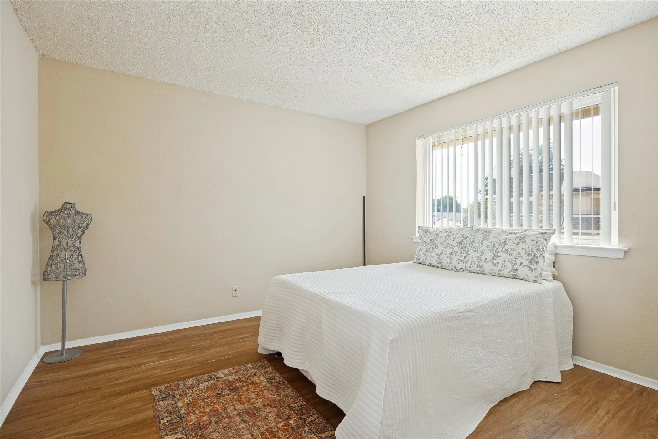 Condominium For Sale in Dallas County , 2323 Trellis Place, Richardson, Texas 75081, 2 Bedroom, 2 Bathroom, Garage spaces, 1,111 Sqft, built in 1973, mls#21382586, Real Estate Agent in Richardson, Homes For Sale in Dallas county, Homes For Sale in Richardson, Realtor in Richardson Texas, Real Estate Brokerage Independent Realty Texas, Luminita Cordes Realtor