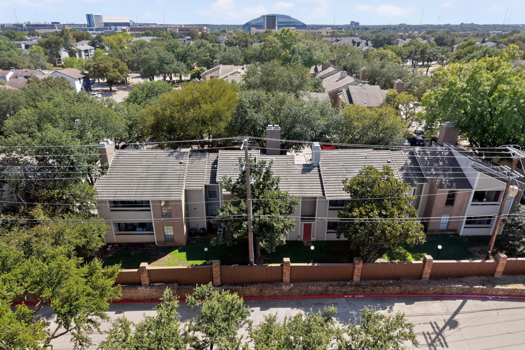 Condominium For Sale in Tarrant County , 1909 Chasewood Circle 112, Arlington, Texas 76011, 1 Bedroom, 1 Bathroom, Garage spaces, 860 Sqft, built in 1981, mls#21389633, Real Estate Agent in Arlington, Homes For Sale in Tarrant county, Homes For Sale in Arlington, Realtor in Arlington Texas, Real Estate Brokerage Independent Realty Texas, Luminita Cordes Realtor