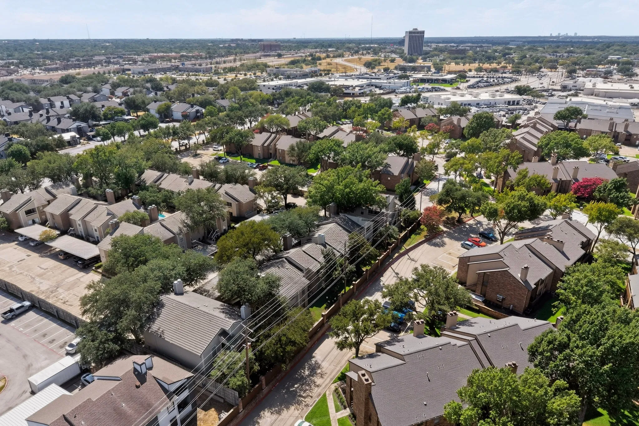 Condominium For Sale in Tarrant County , 1909 Chasewood Circle 112, Arlington, Texas 76011, 1 Bedroom, 1 Bathroom, Garage spaces, 860 Sqft, built in 1981, mls#21389633, Real Estate Agent in Arlington, Homes For Sale in Tarrant county, Homes For Sale in Arlington, Realtor in Arlington Texas, Real Estate Brokerage Independent Realty Texas, Luminita Cordes Realtor