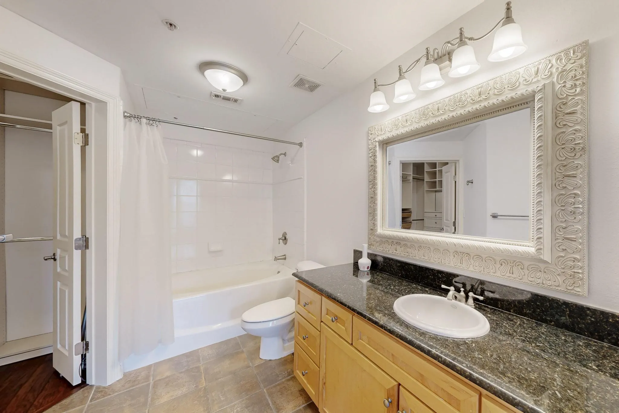 Condominium For Rent in Dallas County , 330 Las Colinas Boulevard E 342, Irving, Texas 75039, 1 Bedroom, 1 Bathroom, 1 Garage spaces, 733 Sqft, built in 2001, mls#21388424, Real Estate Agent in Irving, Homes For Rent in Dallas county, Homes For Rent in Irving, Realtor in Irving Texas, Real Estate Brokerage Independent Realty Texas, Luminita Cordes Realtor