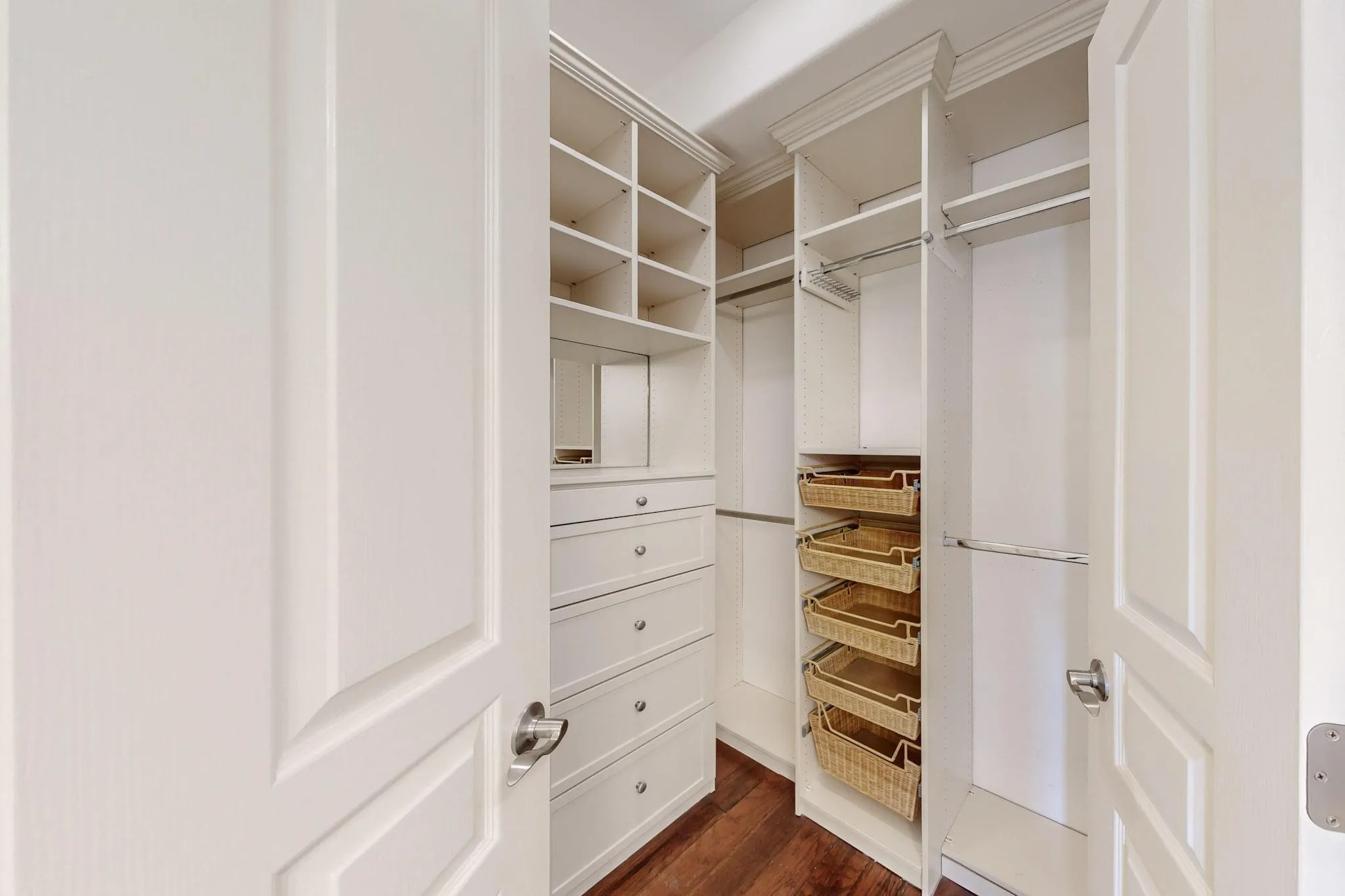 Condominium For Rent in Dallas County , 330 Las Colinas Boulevard E 342, Irving, Texas 75039, 1 Bedroom, 1 Bathroom, 1 Garage spaces, 733 Sqft, built in 2001, mls#21388424, Real Estate Agent in Irving, Homes For Rent in Dallas county, Homes For Rent in Irving, Realtor in Irving Texas, Real Estate Brokerage Independent Realty Texas, Luminita Cordes Realtor
