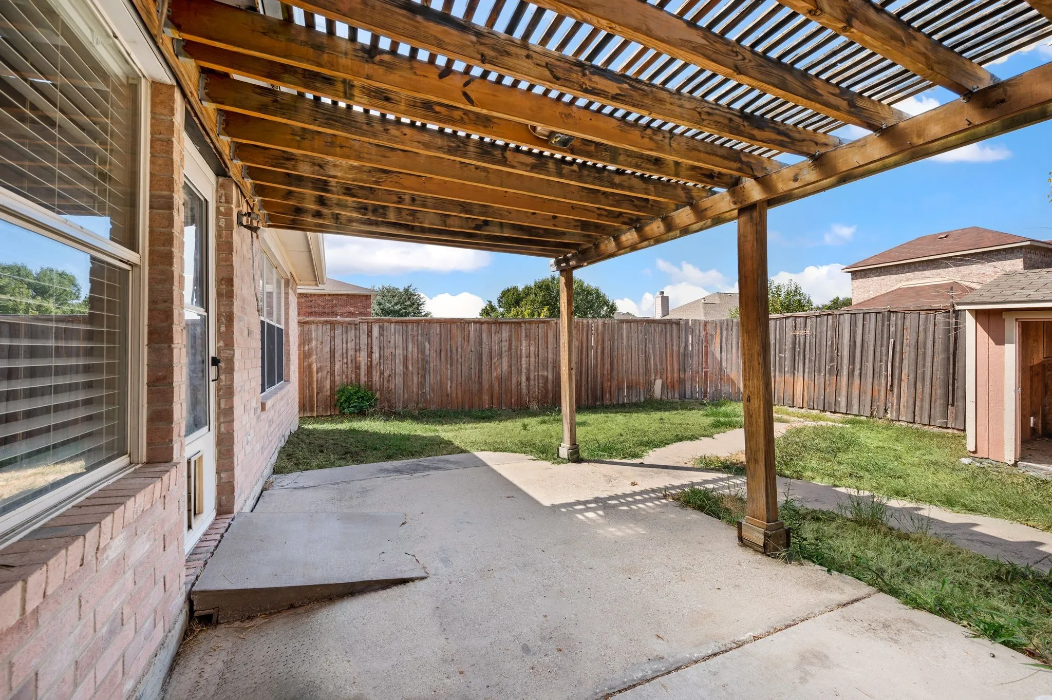 Single Family Residence For Sale in Dallas County , 7706 Coral Way, Rowlett, Texas 75088, 3 Bedroom, 2 Bathroom, 2 Garage spaces, 1,697 Sqft, built in 1997, mls#21389740, Real Estate Agent in Rowlett, Homes For Sale in Dallas county, Homes For Sale in Rowlett, Realtor in Rowlett Texas, Real Estate Brokerage Independent Realty Texas, Luminita Cordes Realtor