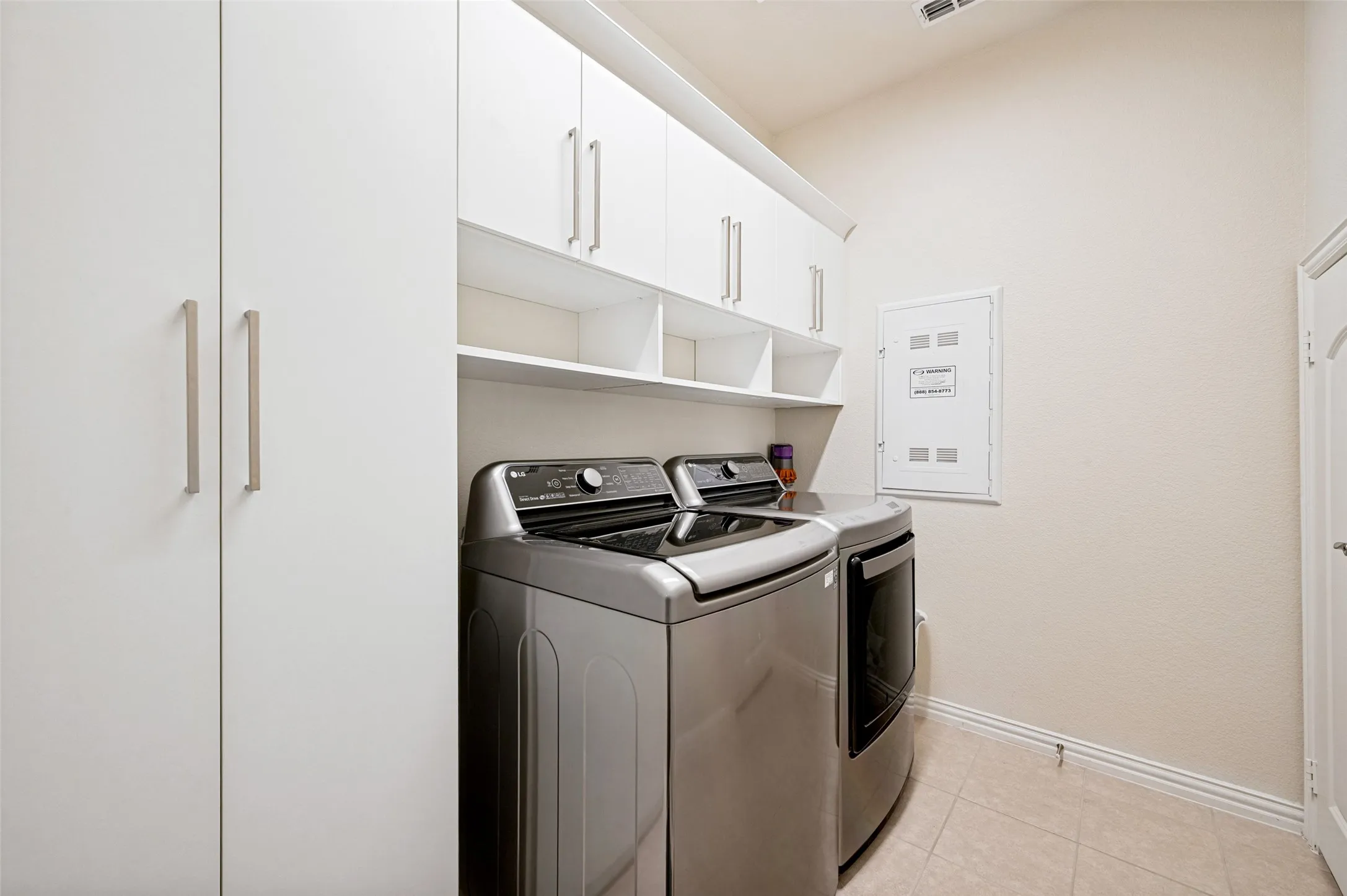 Single Family Residence For Sale in Collin County , 2716 Burnley Drive, Mc Kinney, Texas 75071, 4 Bedroom, 3 Bathroom, 2 Garage spaces, 3,156 Sqft, built in 2019, mls#21386467, Real Estate Agent in Mc Kinney, Homes For Sale in Collin county, Homes For Sale in Mc Kinney, Realtor in Mc Kinney Texas, Real Estate Brokerage Independent Realty Texas, Luminita Cordes Realtor
