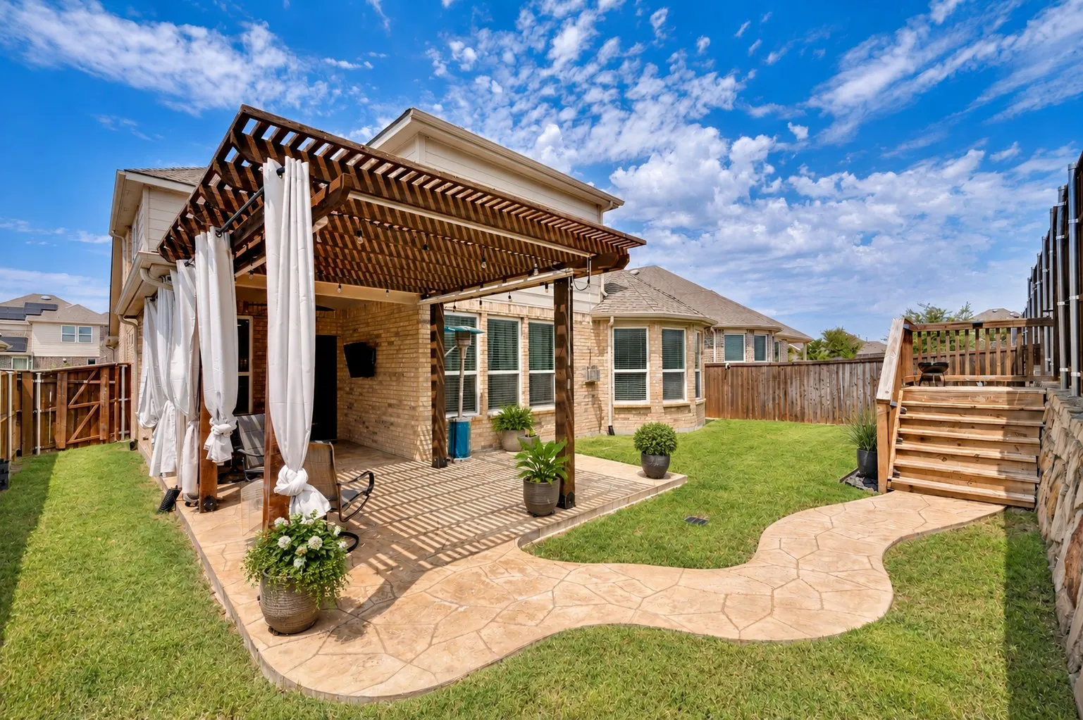 Single Family Residence For Sale in Collin County , 2716 Burnley Drive, Mc Kinney, Texas 75071, 4 Bedroom, 3 Bathroom, 2 Garage spaces, 3,156 Sqft, built in 2019, mls#21386467, Real Estate Agent in Mc Kinney, Homes For Sale in Collin county, Homes For Sale in Mc Kinney, Realtor in Mc Kinney Texas, Real Estate Brokerage Independent Realty Texas, Luminita Cordes Realtor