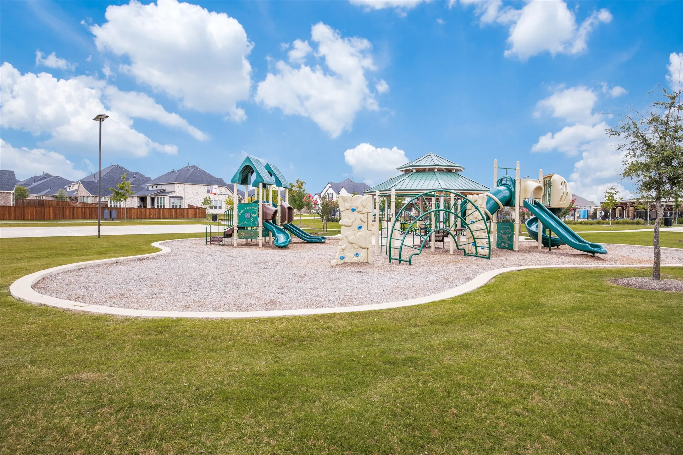Single Family Residence For Sale in Collin County , 2716 Burnley Drive, Mc Kinney, Texas 75071, 4 Bedroom, 3 Bathroom, 2 Garage spaces, 3,156 Sqft, built in 2019, mls#21386467, Real Estate Agent in Mc Kinney, Homes For Sale in Collin county, Homes For Sale in Mc Kinney, Realtor in Mc Kinney Texas, Real Estate Brokerage Independent Realty Texas, Luminita Cordes Realtor