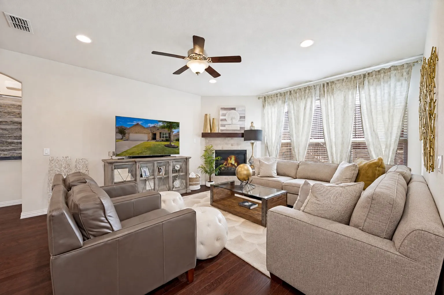 Single Family Residence For Sale in Collin County , 2716 Burnley Drive, Mc Kinney, Texas 75071, 4 Bedroom, 3 Bathroom, 2 Garage spaces, 3,156 Sqft, built in 2019, mls#21386467, Real Estate Agent in Mc Kinney, Homes For Sale in Collin county, Homes For Sale in Mc Kinney, Realtor in Mc Kinney Texas, Real Estate Brokerage Independent Realty Texas, Luminita Cordes Realtor