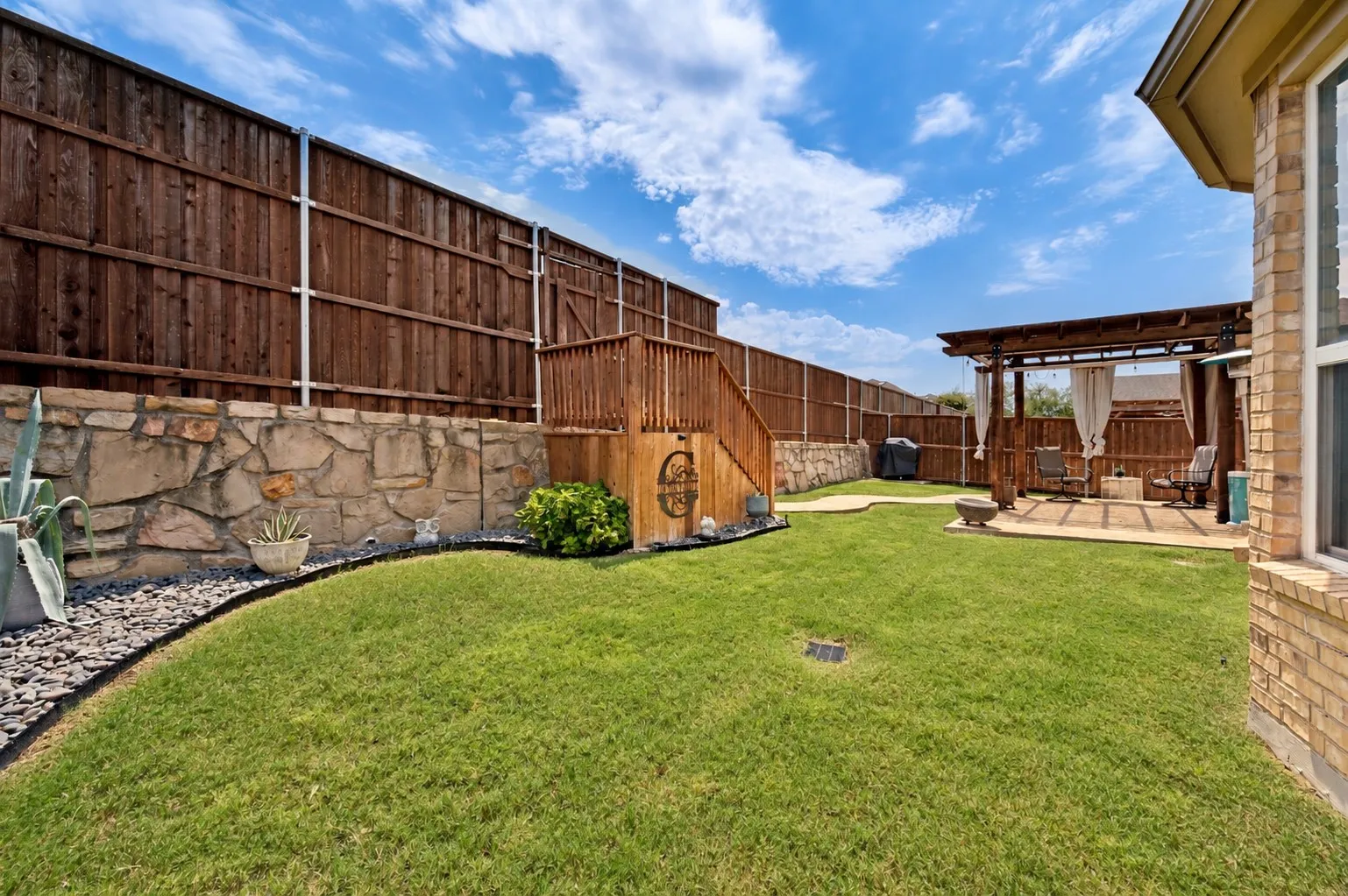 Single Family Residence For Sale in Collin County , 2716 Burnley Drive, Mc Kinney, Texas 75071, 4 Bedroom, 3 Bathroom, 2 Garage spaces, 3,156 Sqft, built in 2019, mls#21386467, Real Estate Agent in Mc Kinney, Homes For Sale in Collin county, Homes For Sale in Mc Kinney, Realtor in Mc Kinney Texas, Real Estate Brokerage Independent Realty Texas, Luminita Cordes Realtor